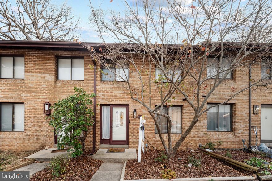 Welcome Home to this well-maintained 3 Bedroom, 2 Full Bath townhome featuring a beautifully updated kitchen with white shaker cabinetry, granite counters, and a center island. The home offers new LVP flooring throughout, an updated bathroom with walk-in tub, and a mostly finished basement with walkout to a private patio.
Additional updates include a newer roof (2020).
A 1-Year Guard Home Warranty is included for your convenience.