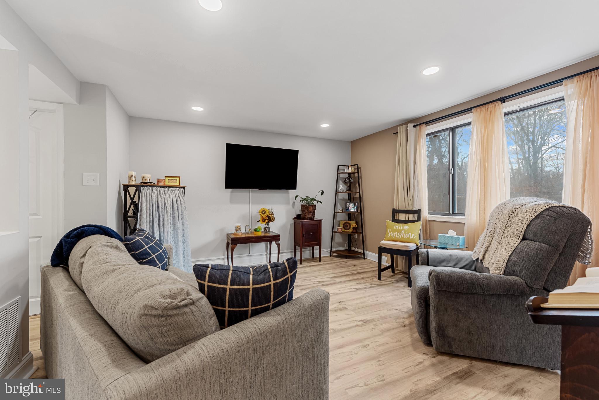 VILLAGE OF LONG REACH - Residential