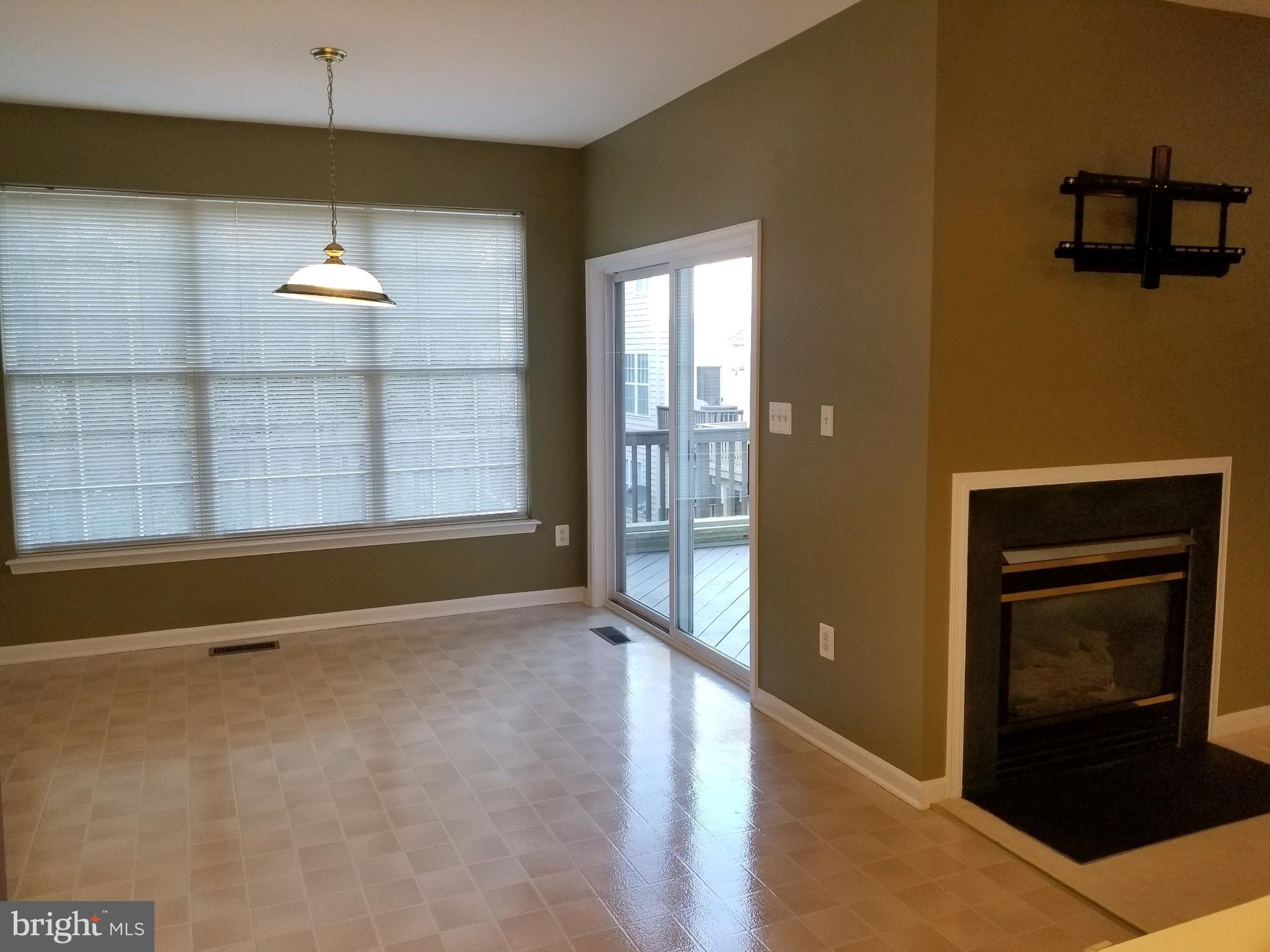 KINGSTOWNE - Residential Lease