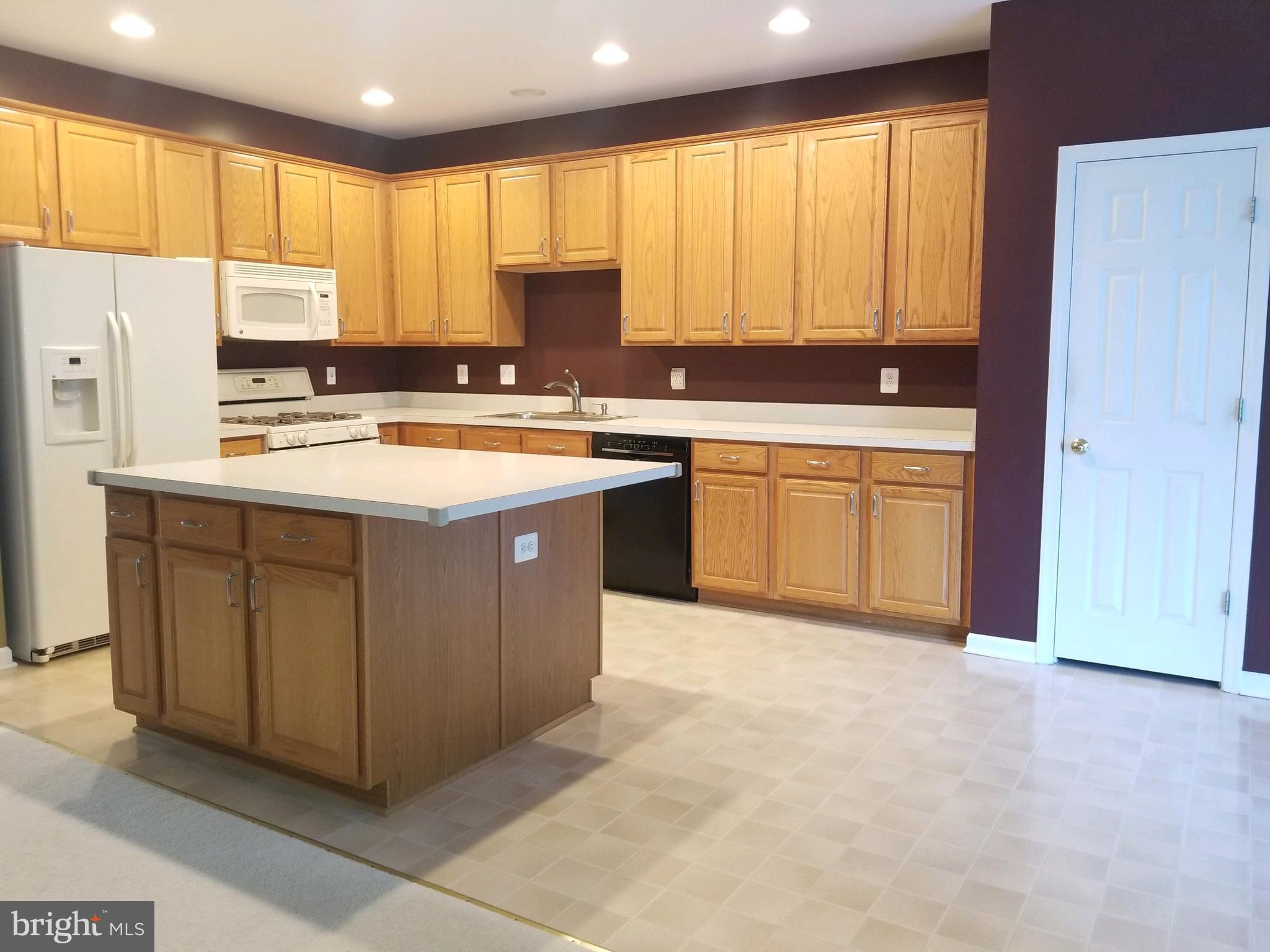 KINGSTOWNE - Residential Lease