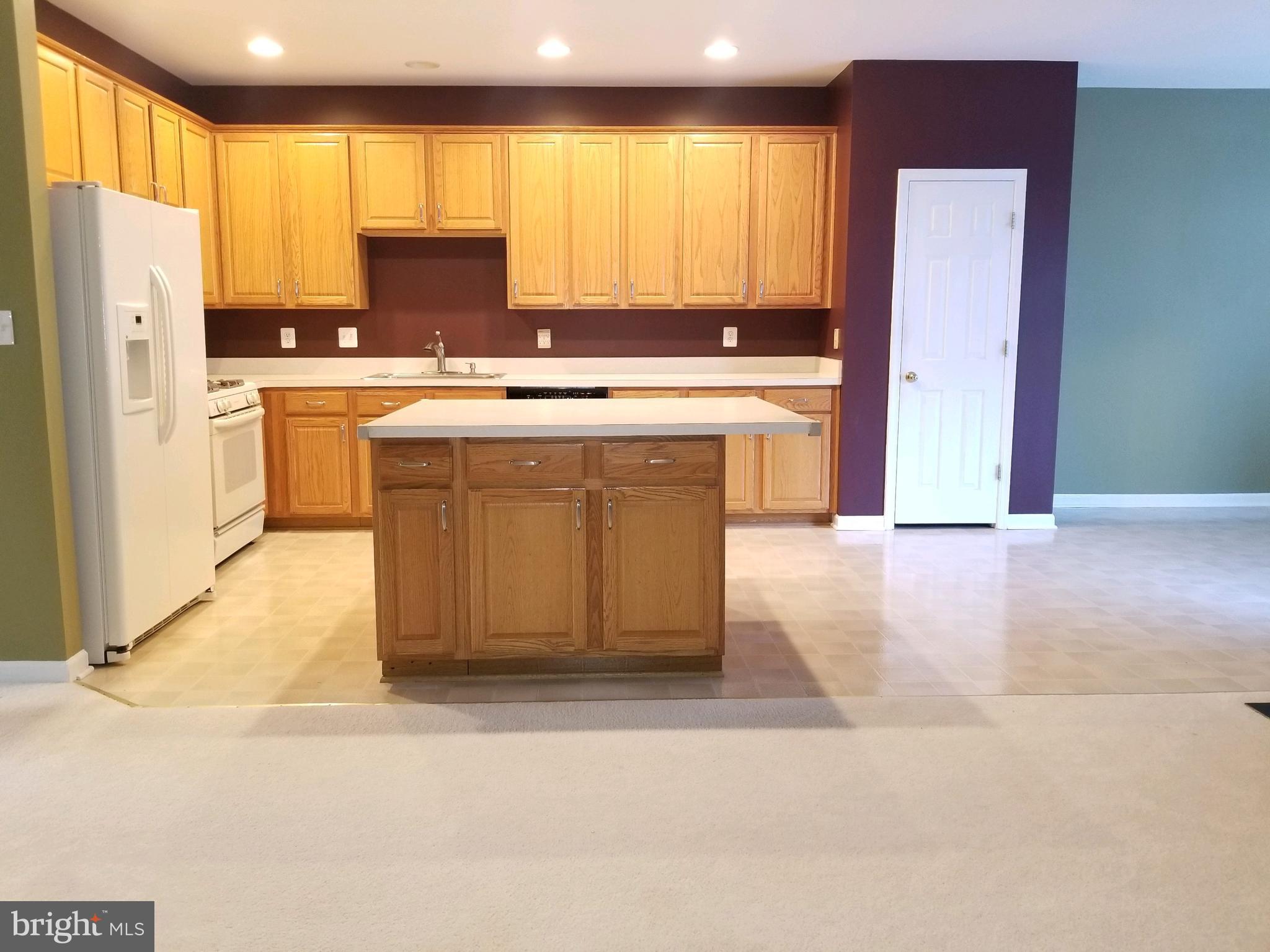 KINGSTOWNE - Residential Lease