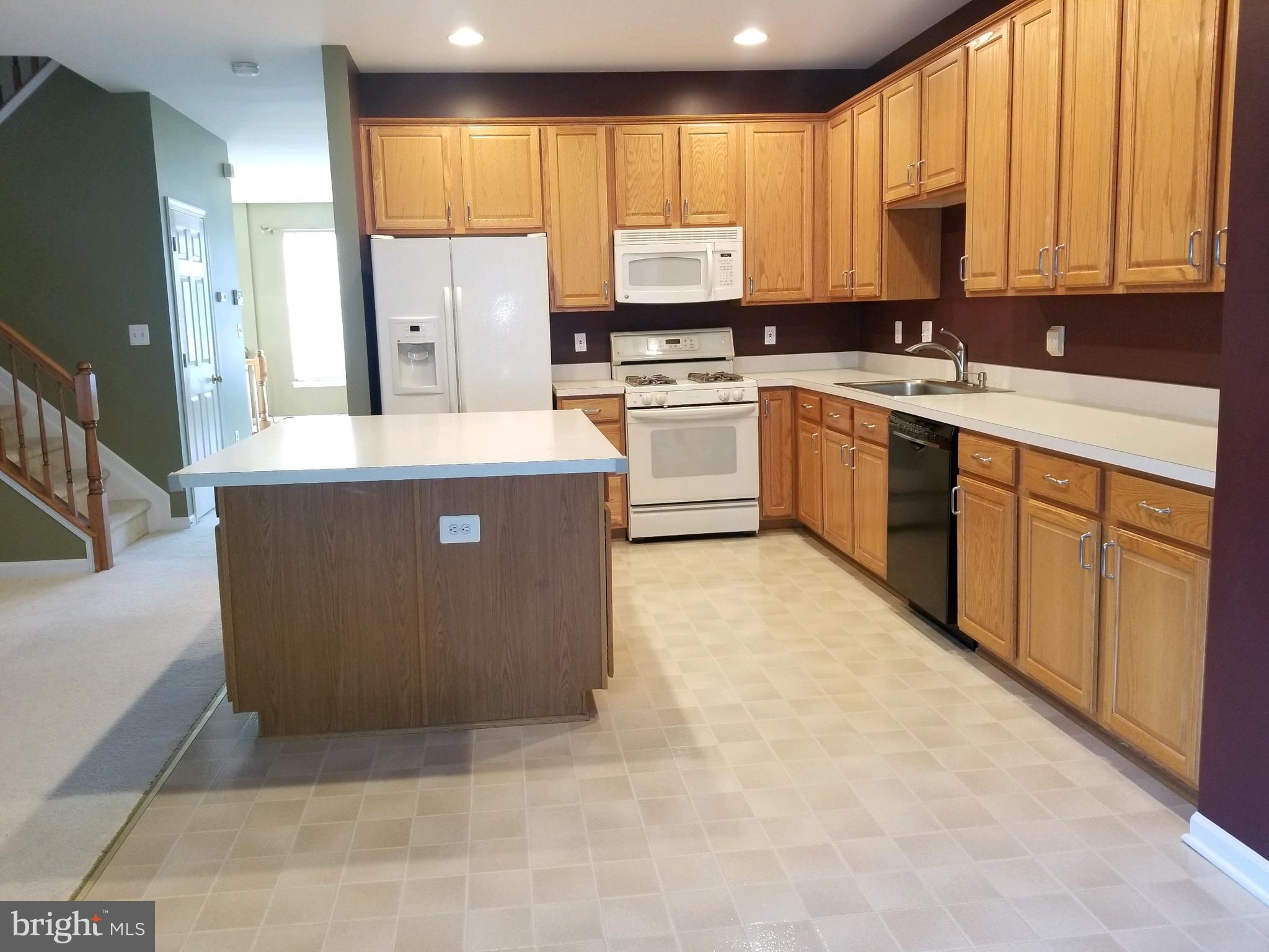 KINGSTOWNE - Residential Lease