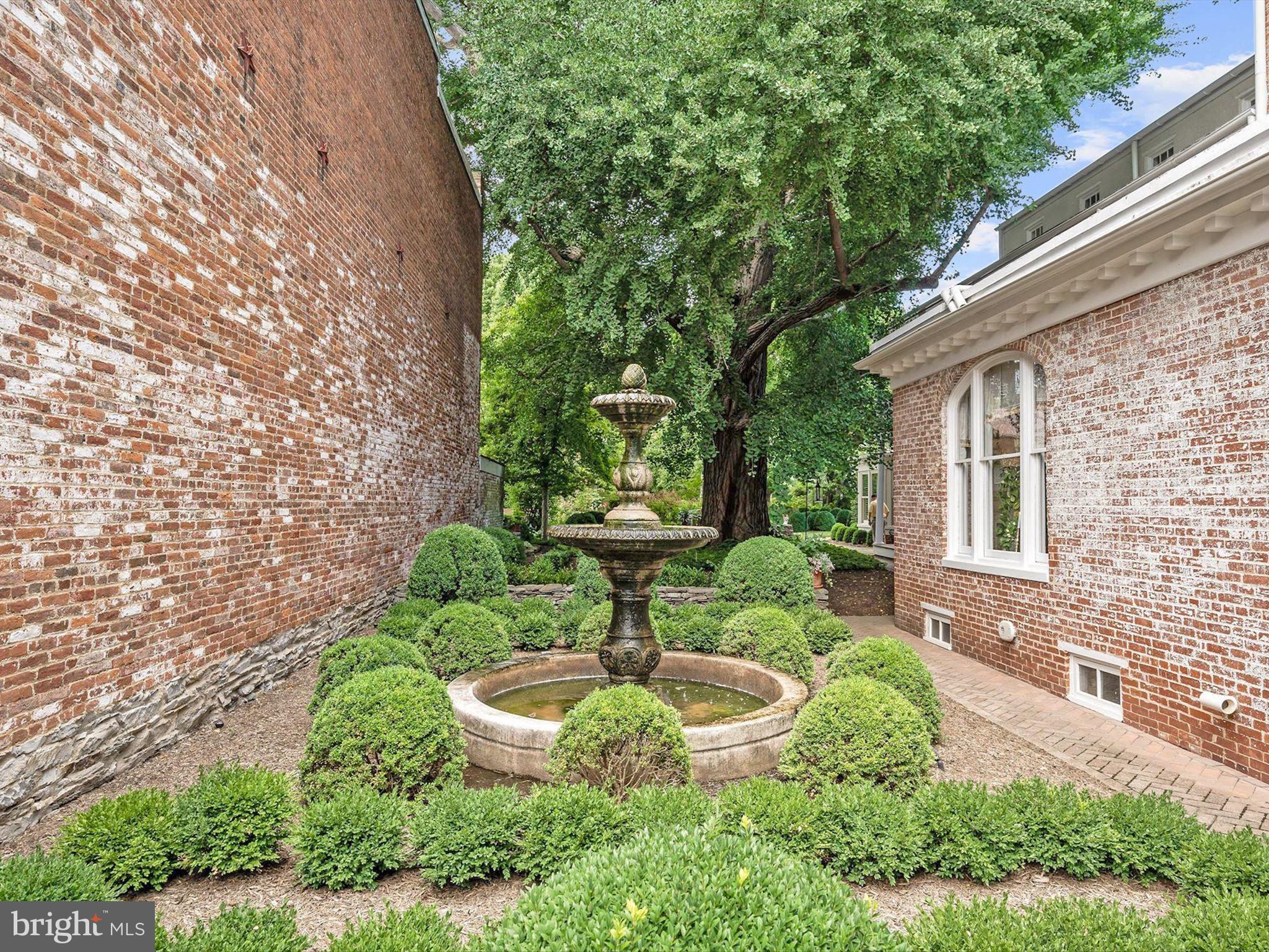 FREDERICKTOWNE VILLAGE - Residential