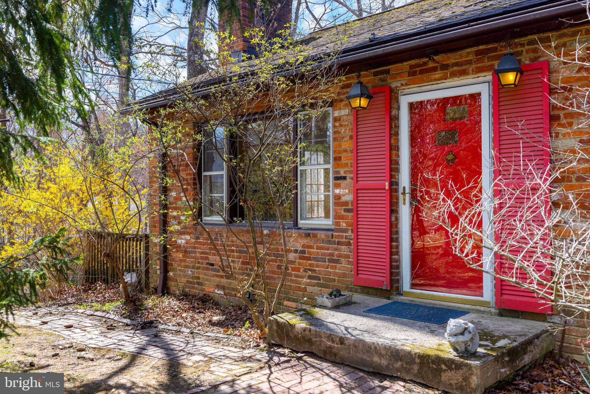 LAUREL RIDGE CROSSING - Residential