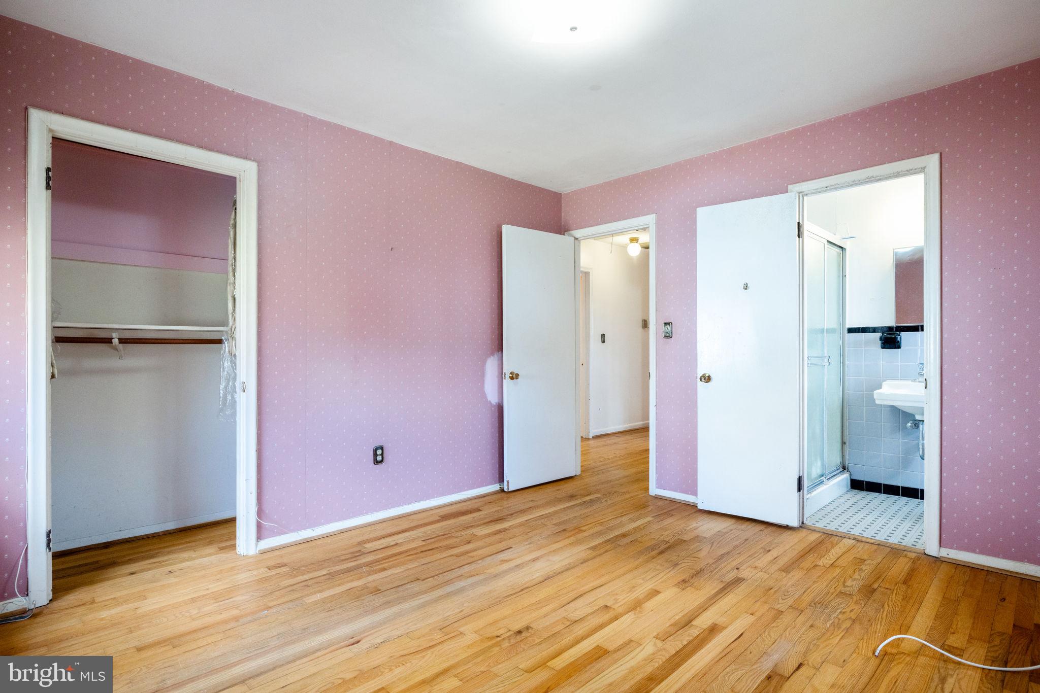 LAUREL RIDGE CROSSING - Residential