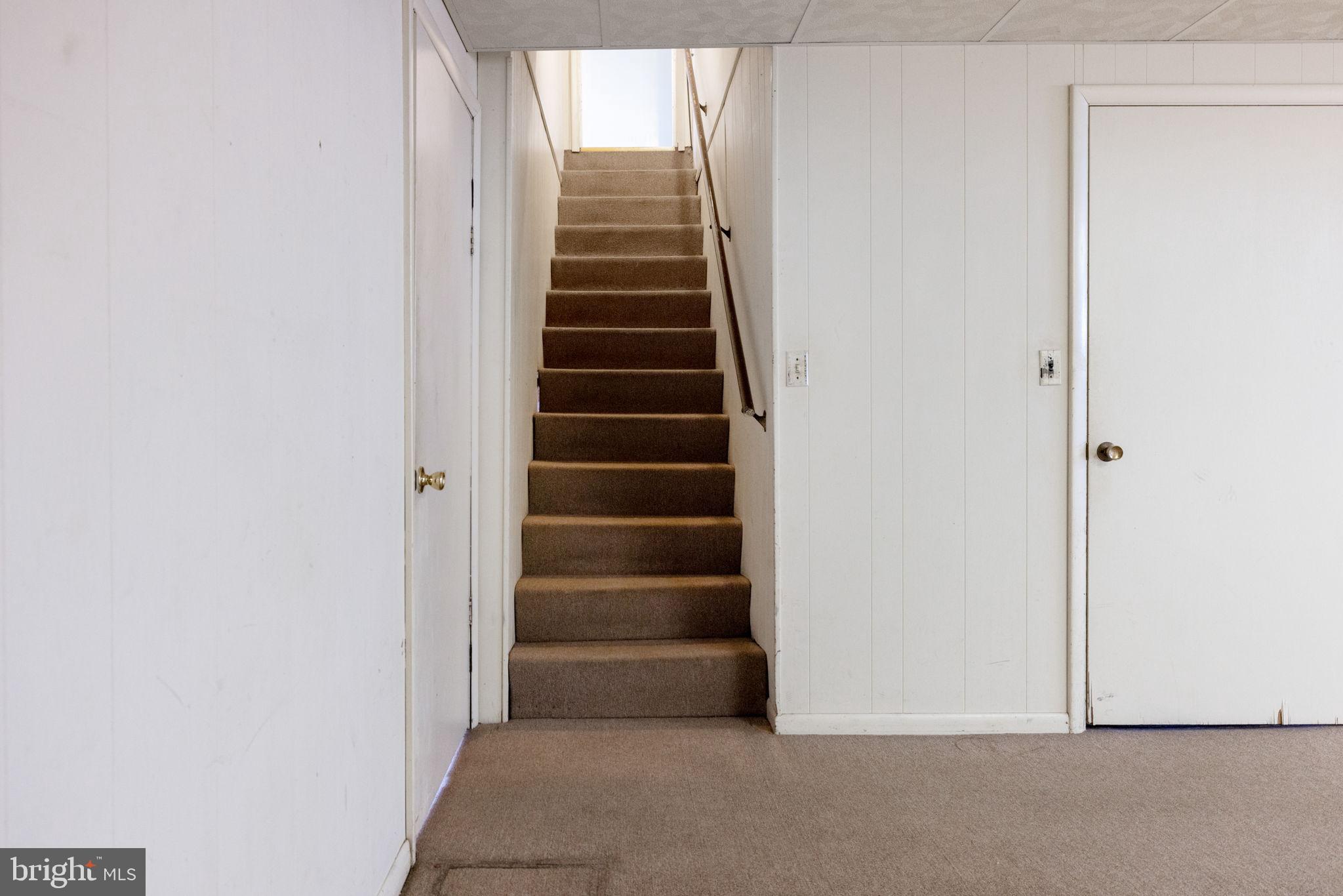 LAUREL RIDGE CROSSING - Residential