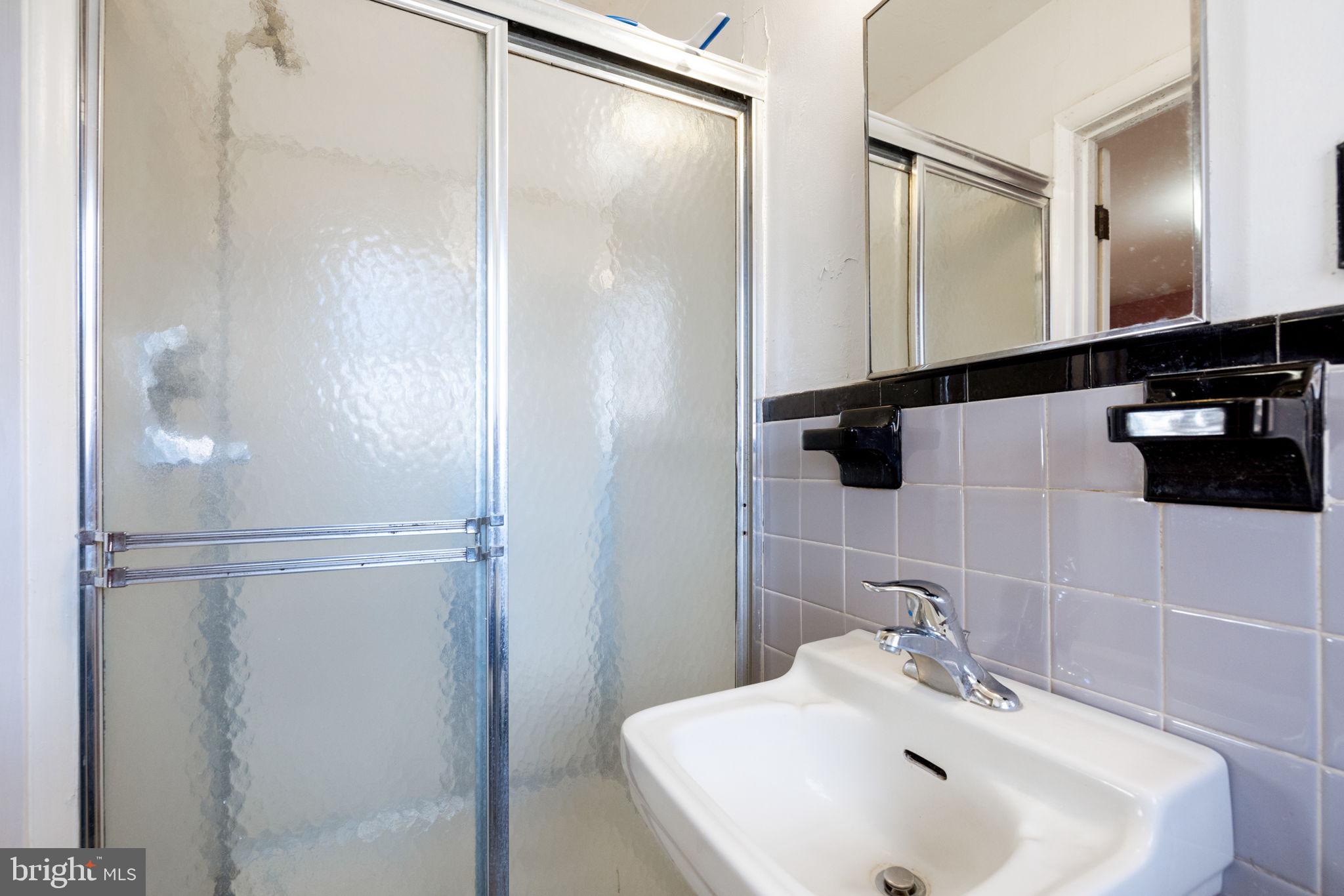 LAUREL RIDGE CROSSING - Residential