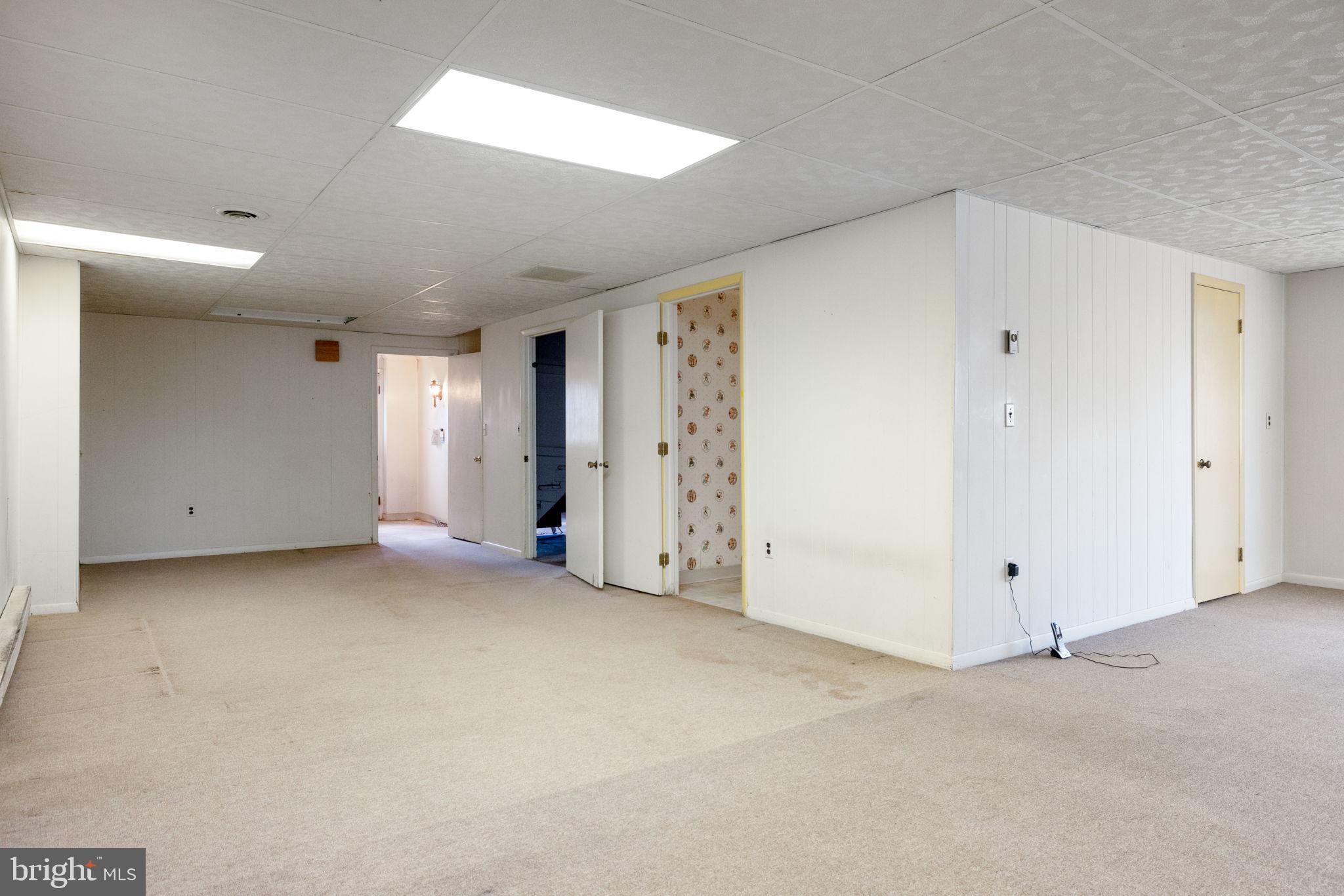 LAUREL RIDGE CROSSING - Residential