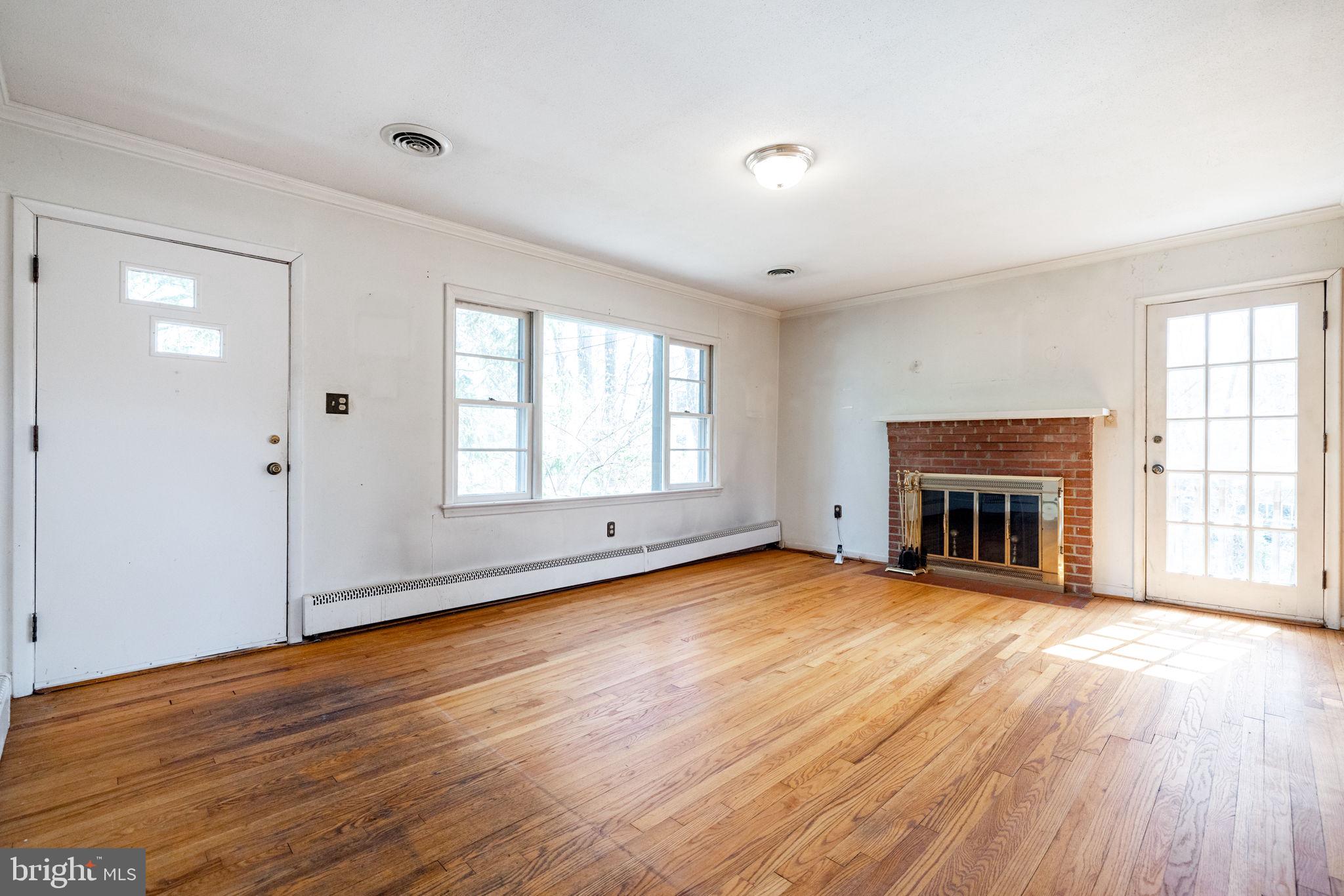 LAUREL RIDGE CROSSING - Residential