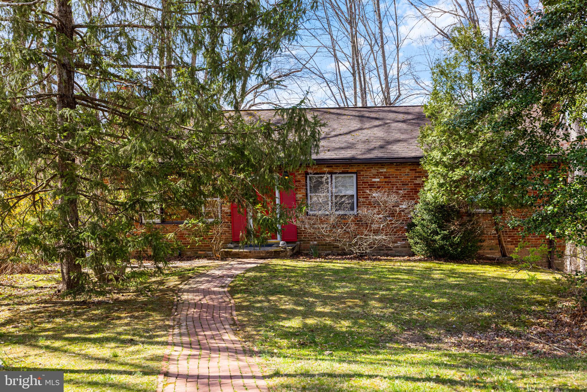 LAUREL RIDGE CROSSING - Residential