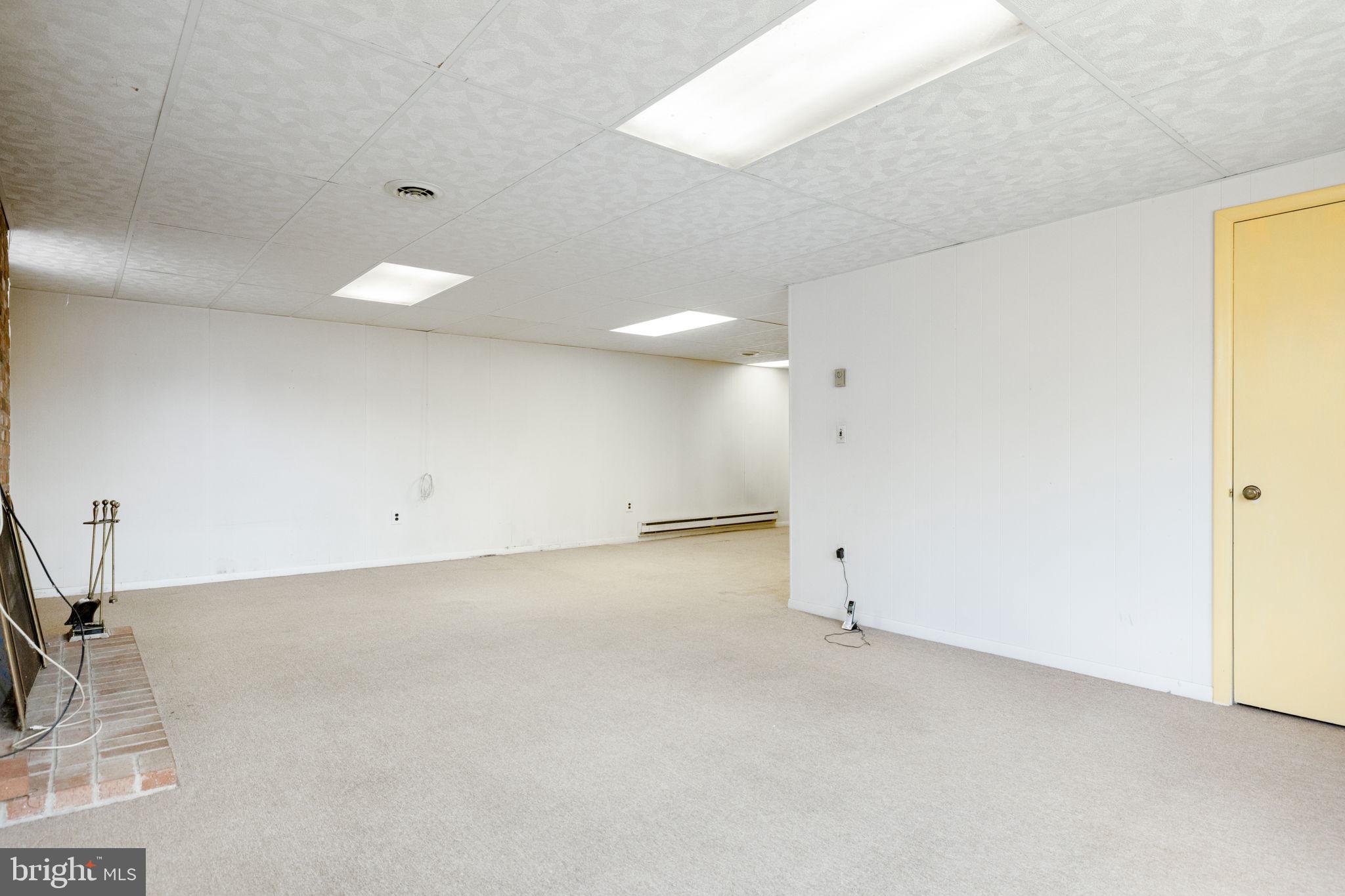 LAUREL RIDGE CROSSING - Residential