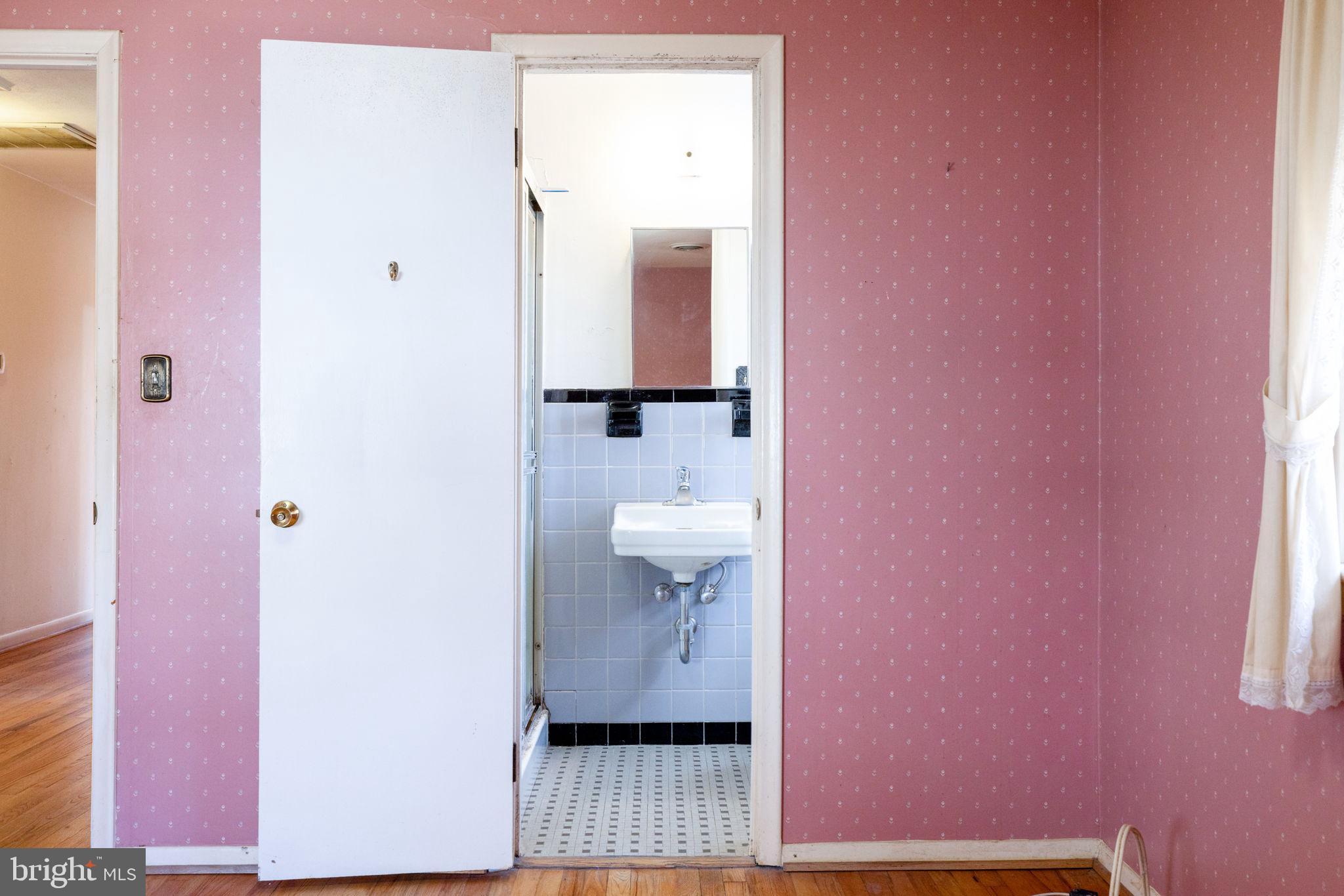 LAUREL RIDGE CROSSING - Residential