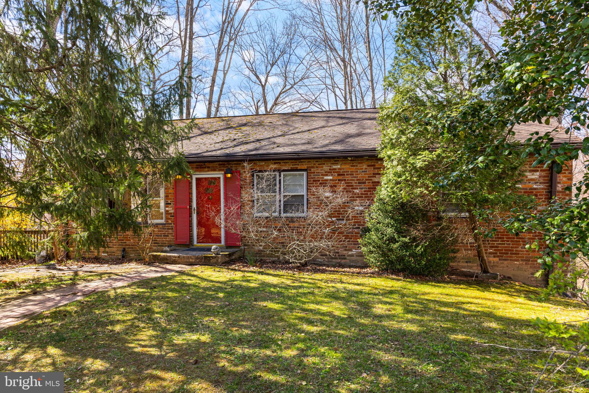 LAUREL RIDGE CROSSING - Residential