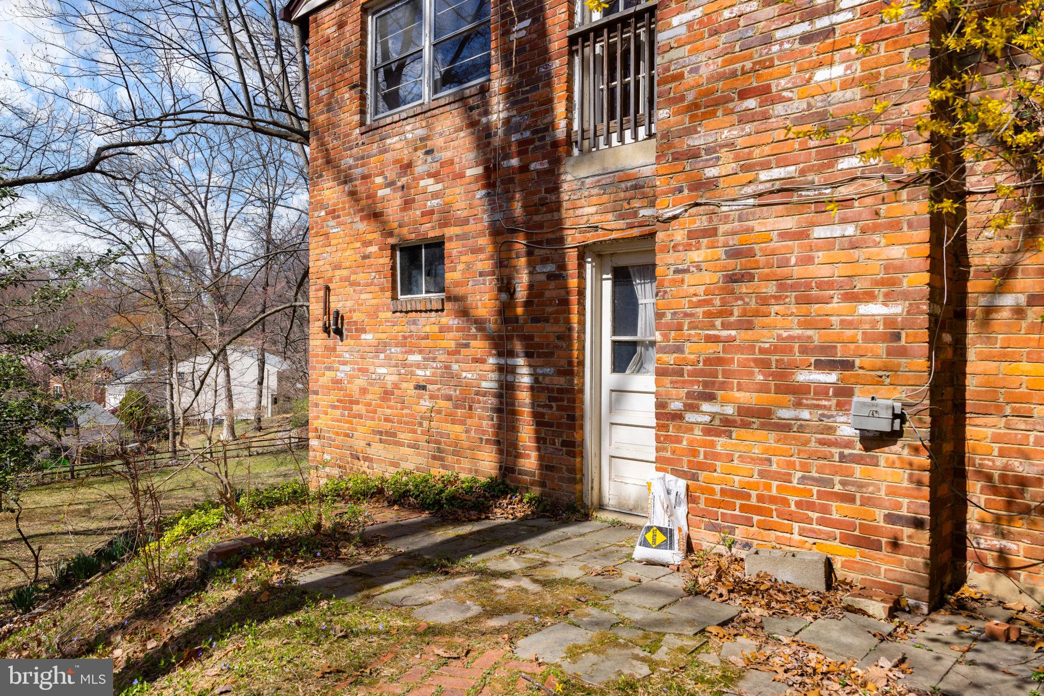 LAUREL RIDGE CROSSING - Residential