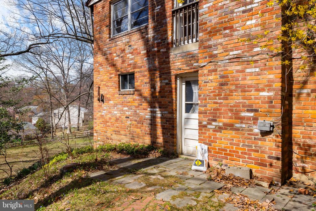 listing image 44
