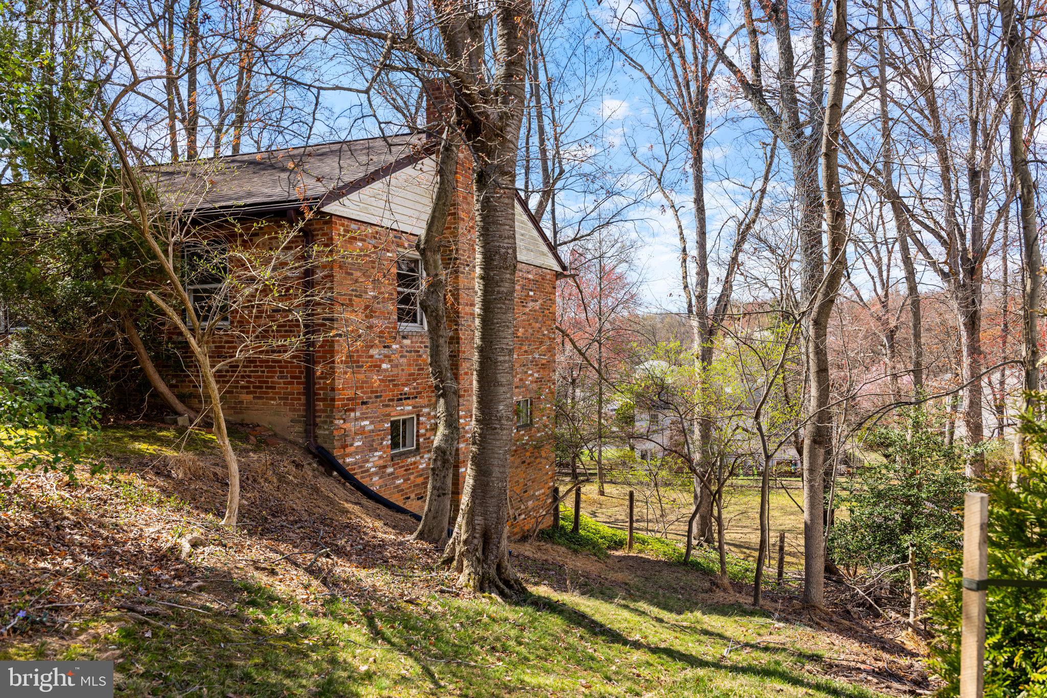 LAUREL RIDGE CROSSING - Residential
