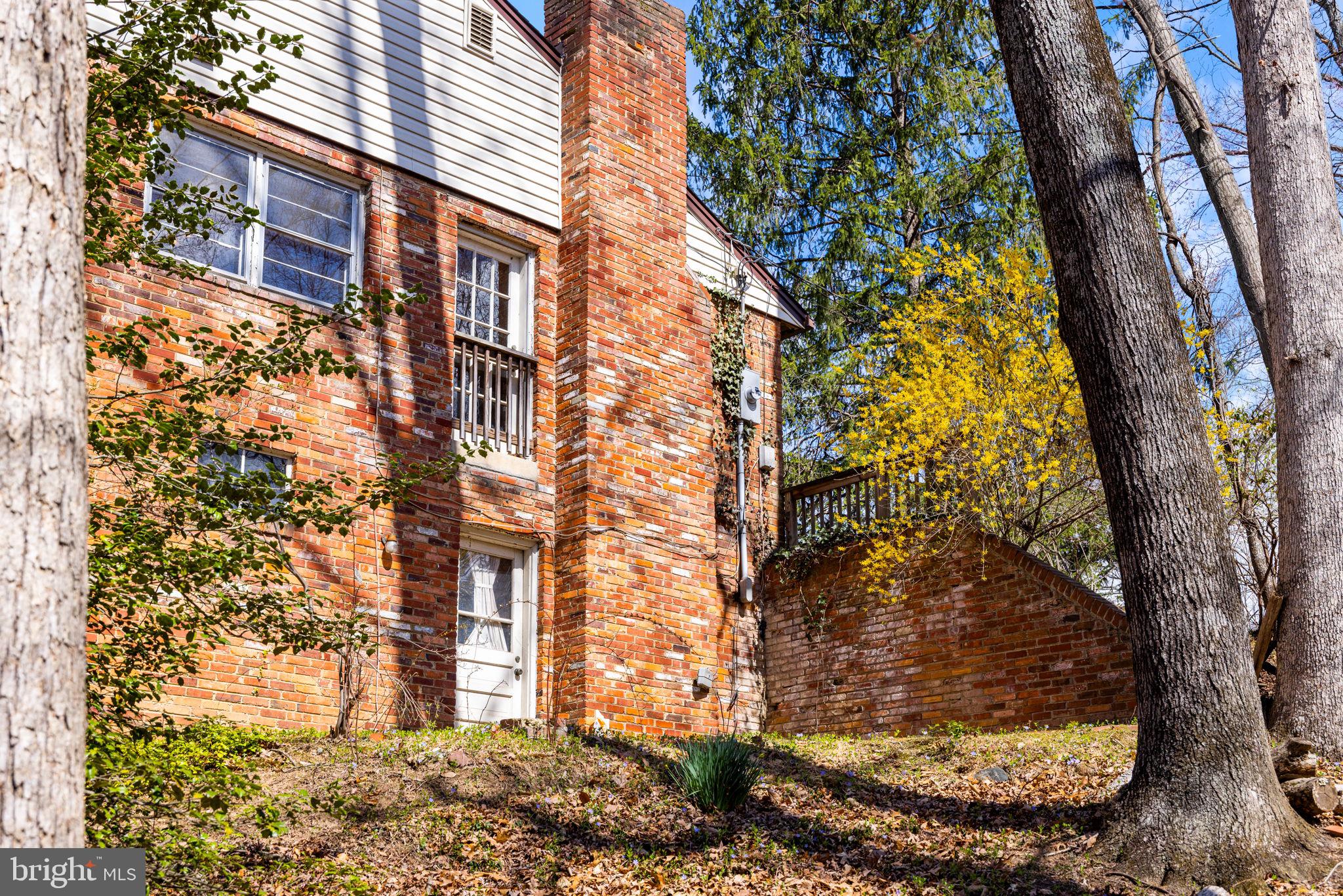 LAUREL RIDGE CROSSING - Residential