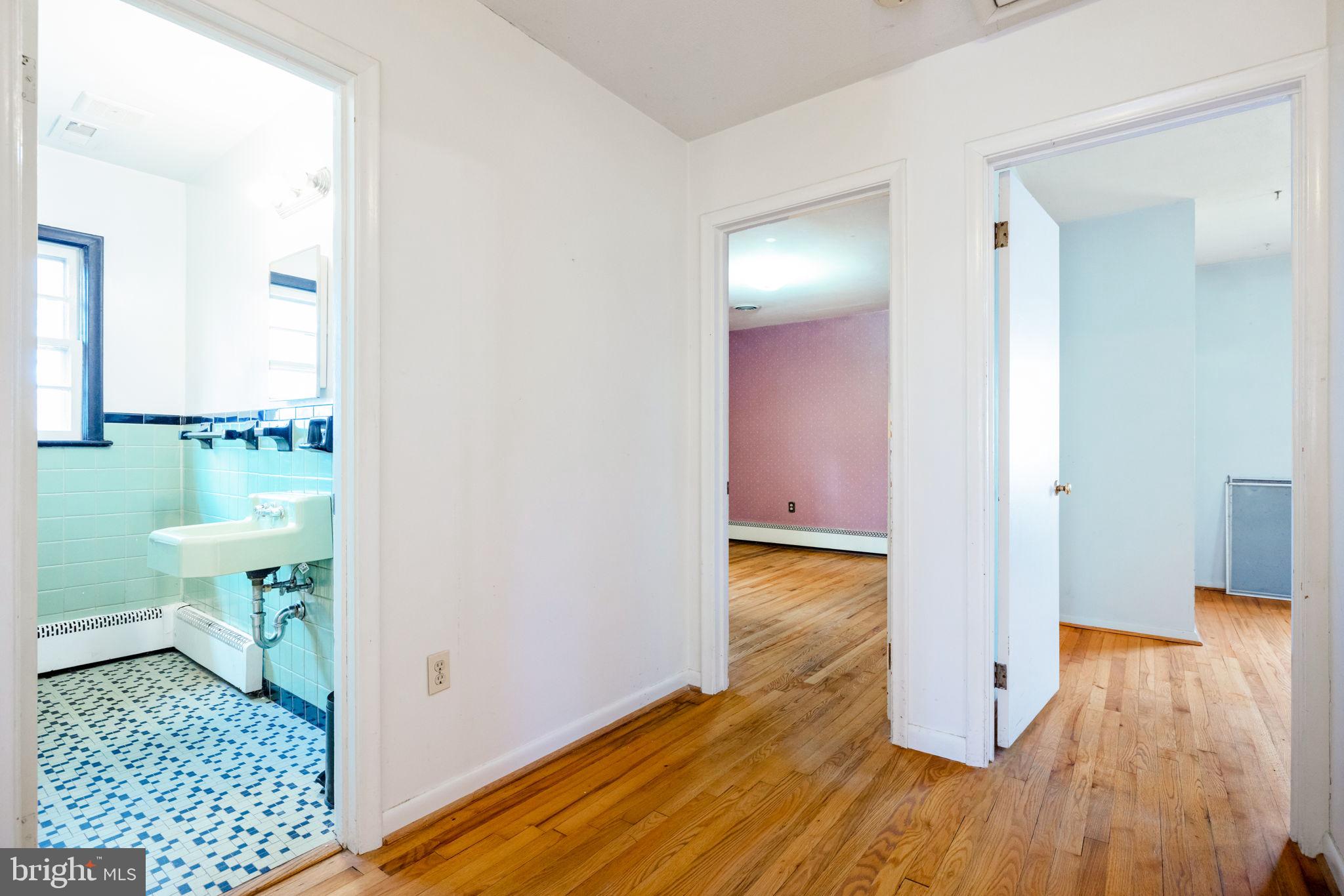 LAUREL RIDGE CROSSING - Residential