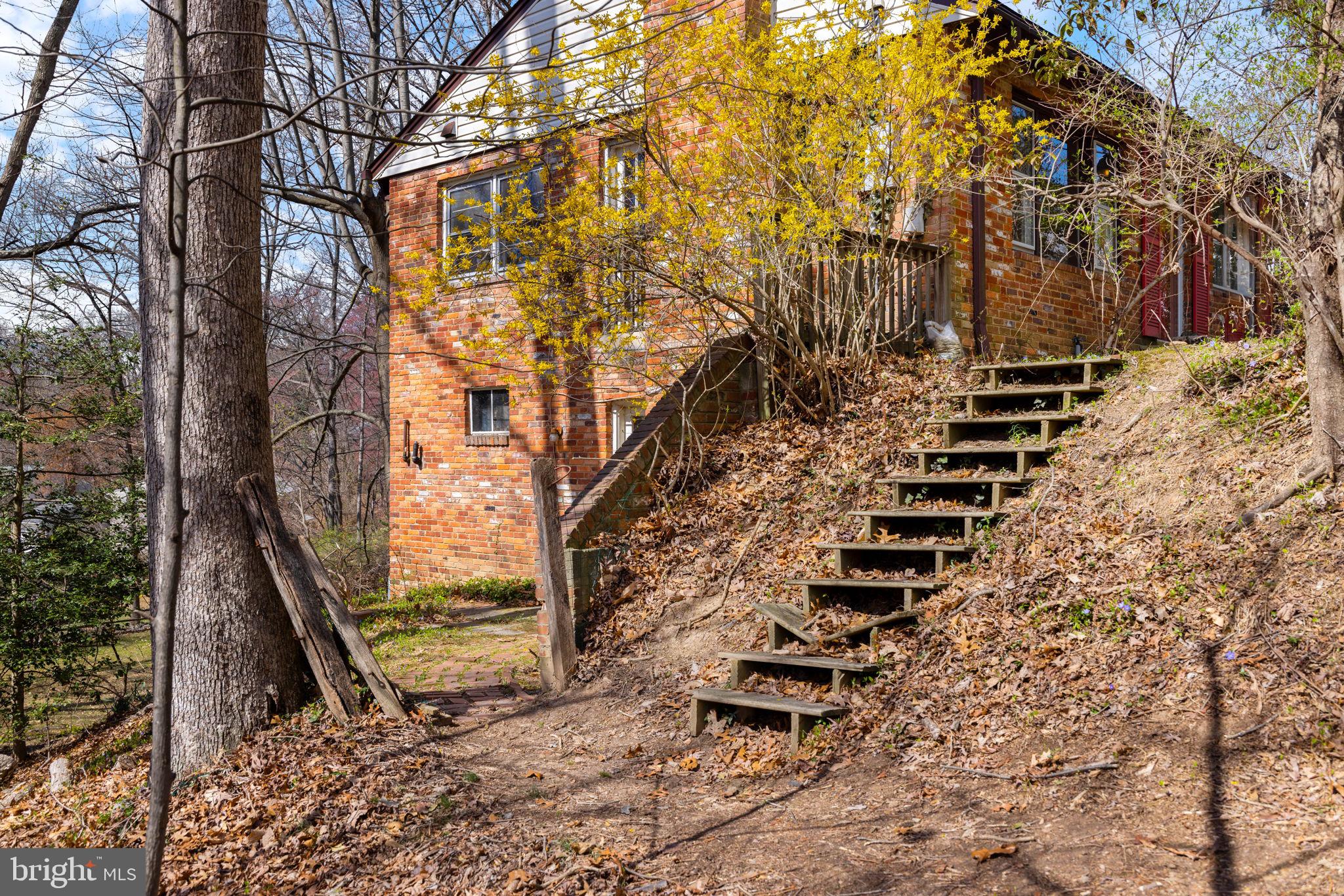 LAUREL RIDGE CROSSING - Residential