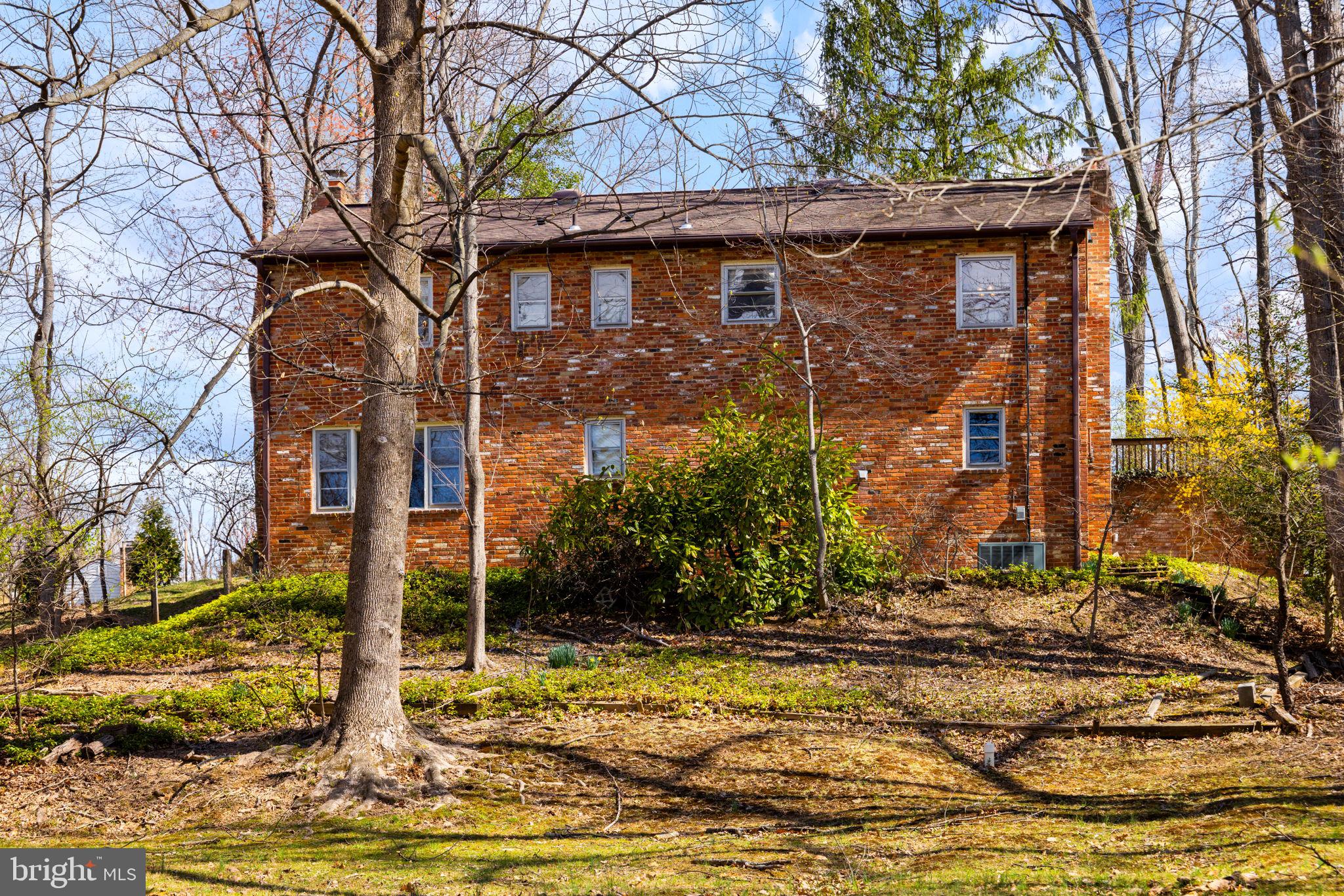 LAUREL RIDGE CROSSING - Residential