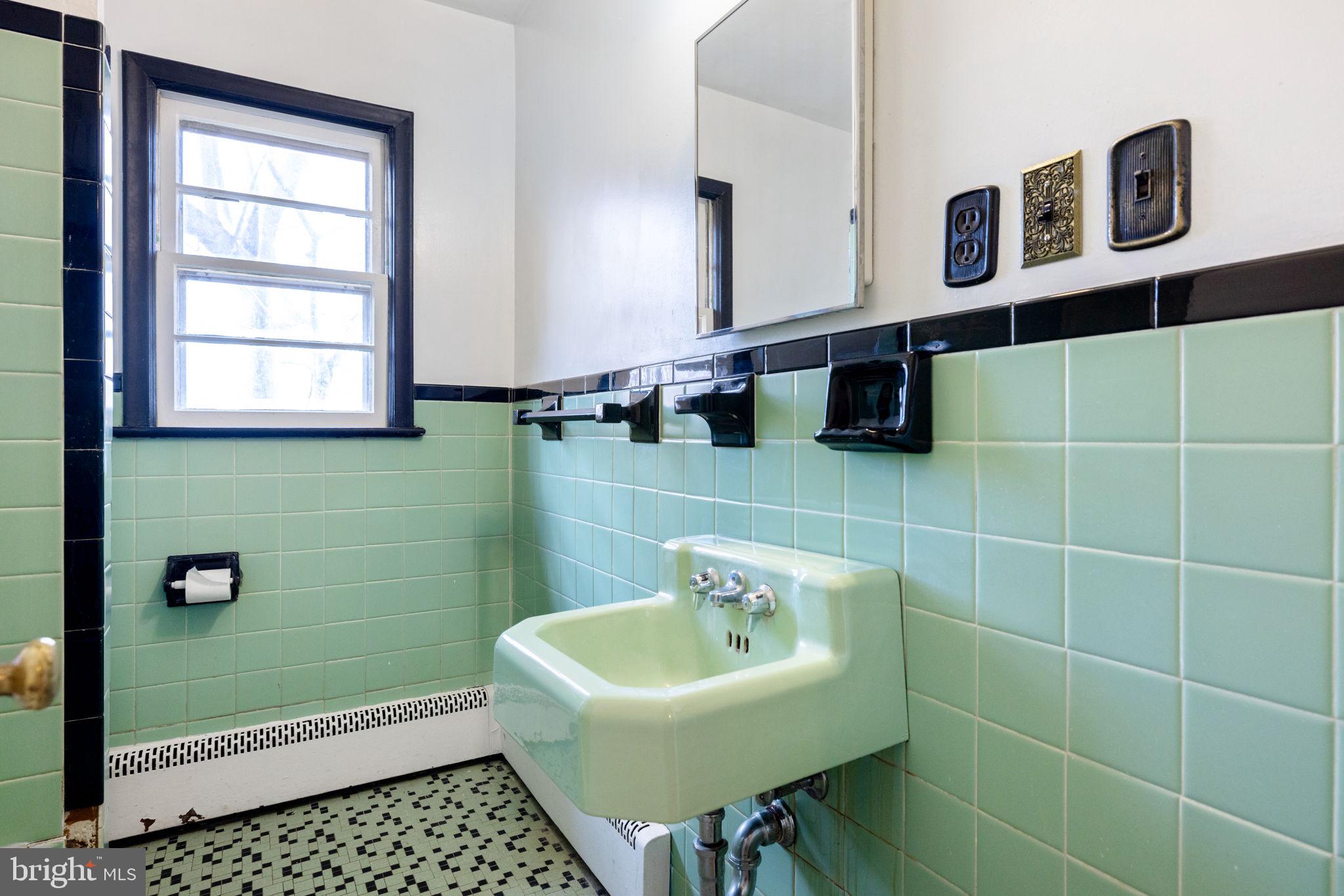 LAUREL RIDGE CROSSING - Residential