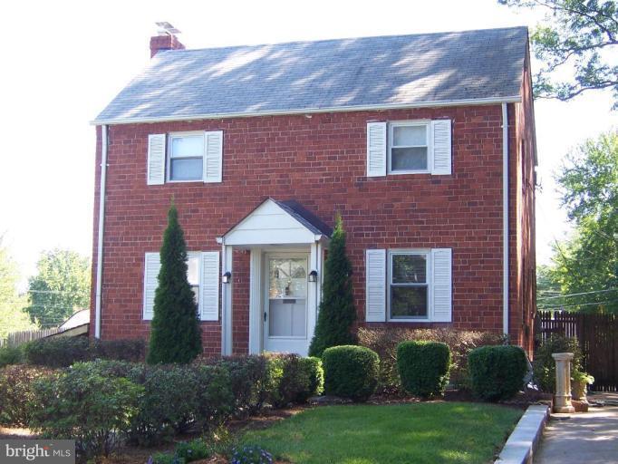 WHISTLING PINES - Residential Lease