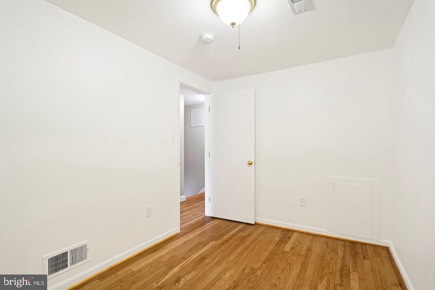 WEST SPRINGFIELD VILLAGE - Residential Lease