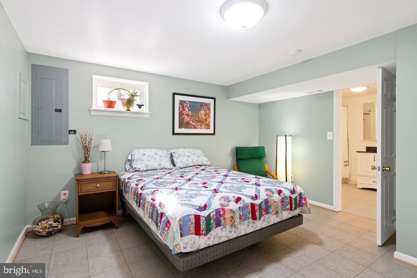 WEST SPRINGFIELD VILLAGE - Residential Lease