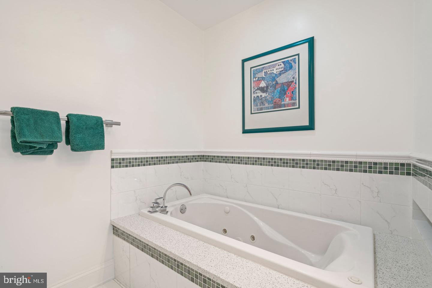 WEST SPRINGFIELD VILLAGE - Residential Lease