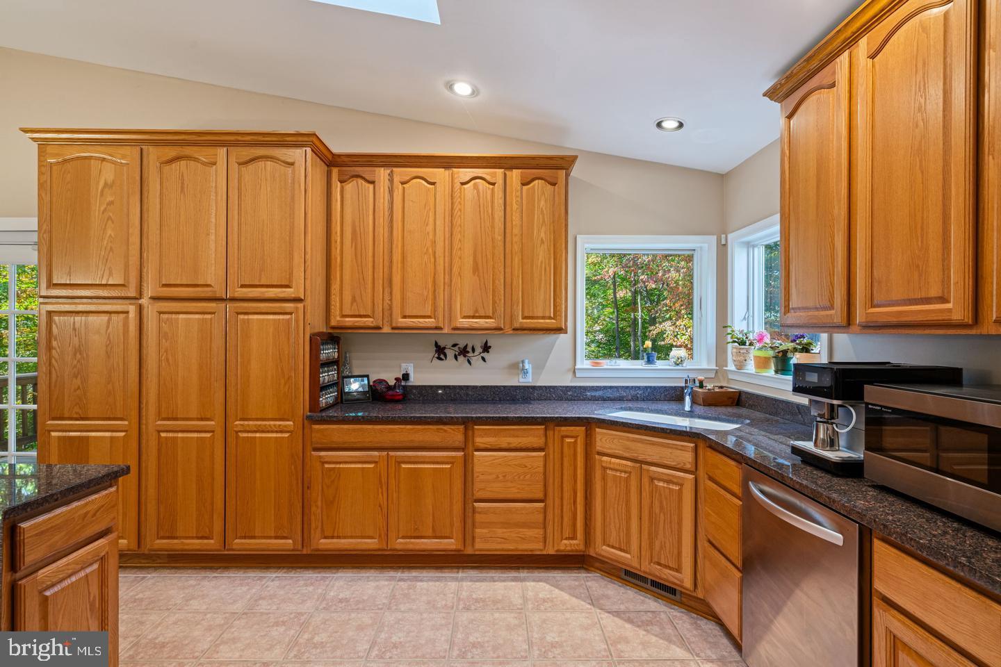 WEST SPRINGFIELD VILLAGE - Residential Lease