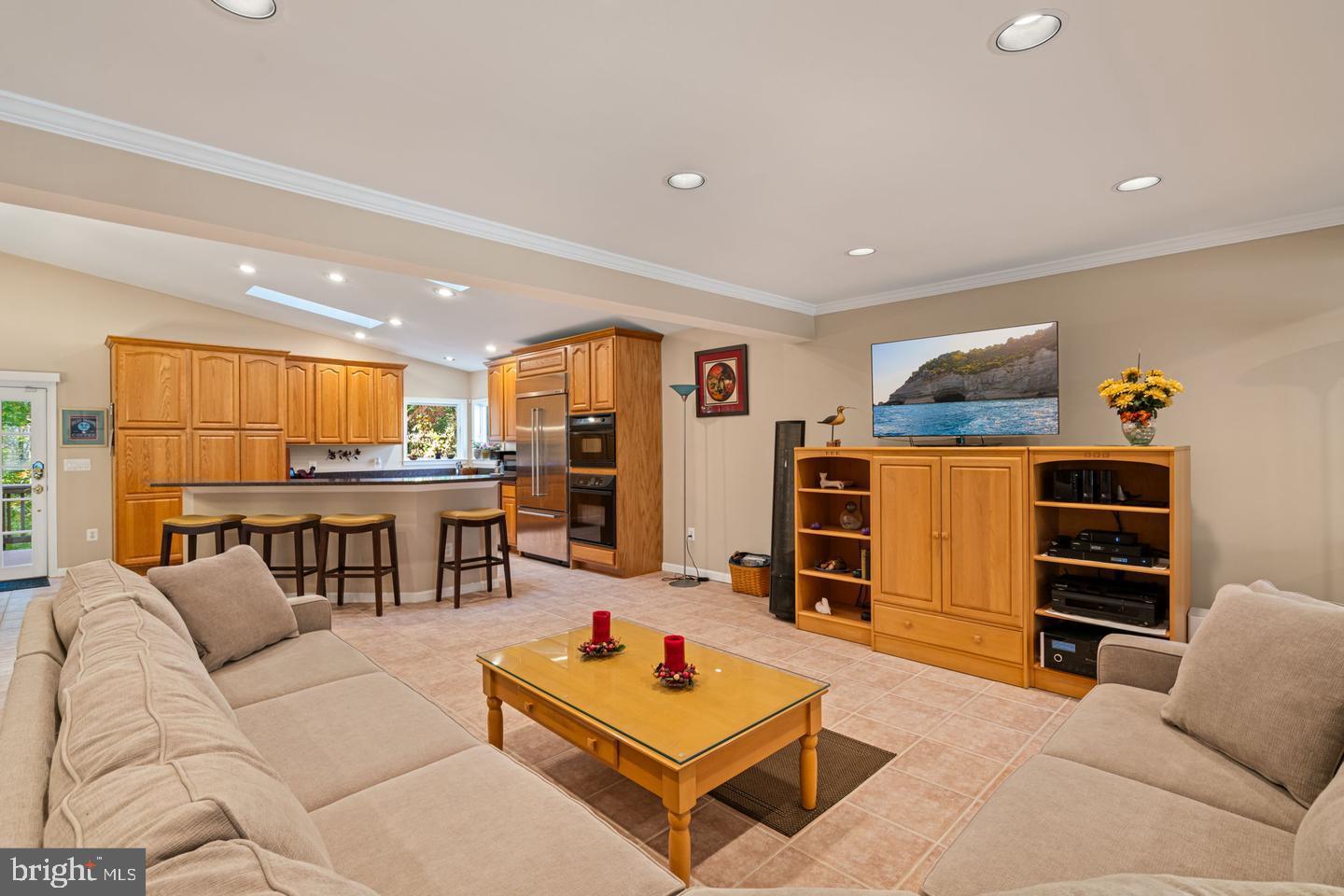 WEST SPRINGFIELD VILLAGE - Residential Lease