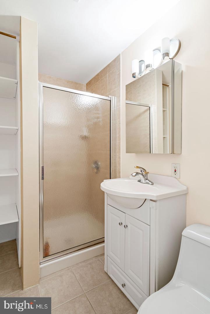 WEST SPRINGFIELD VILLAGE - Residential Lease