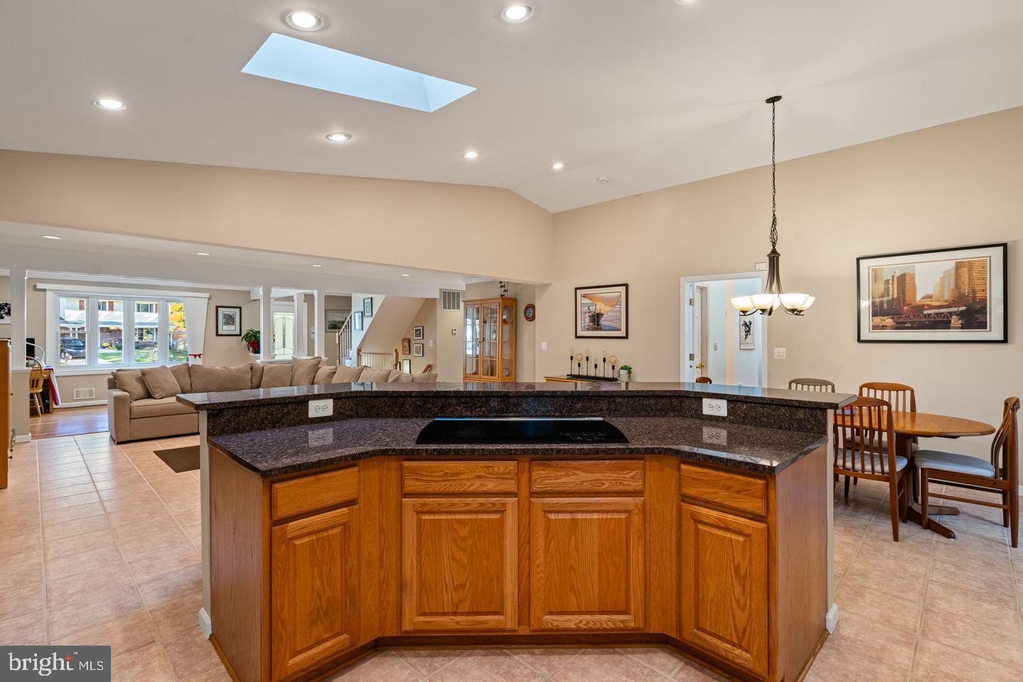 WEST SPRINGFIELD VILLAGE - Residential Lease