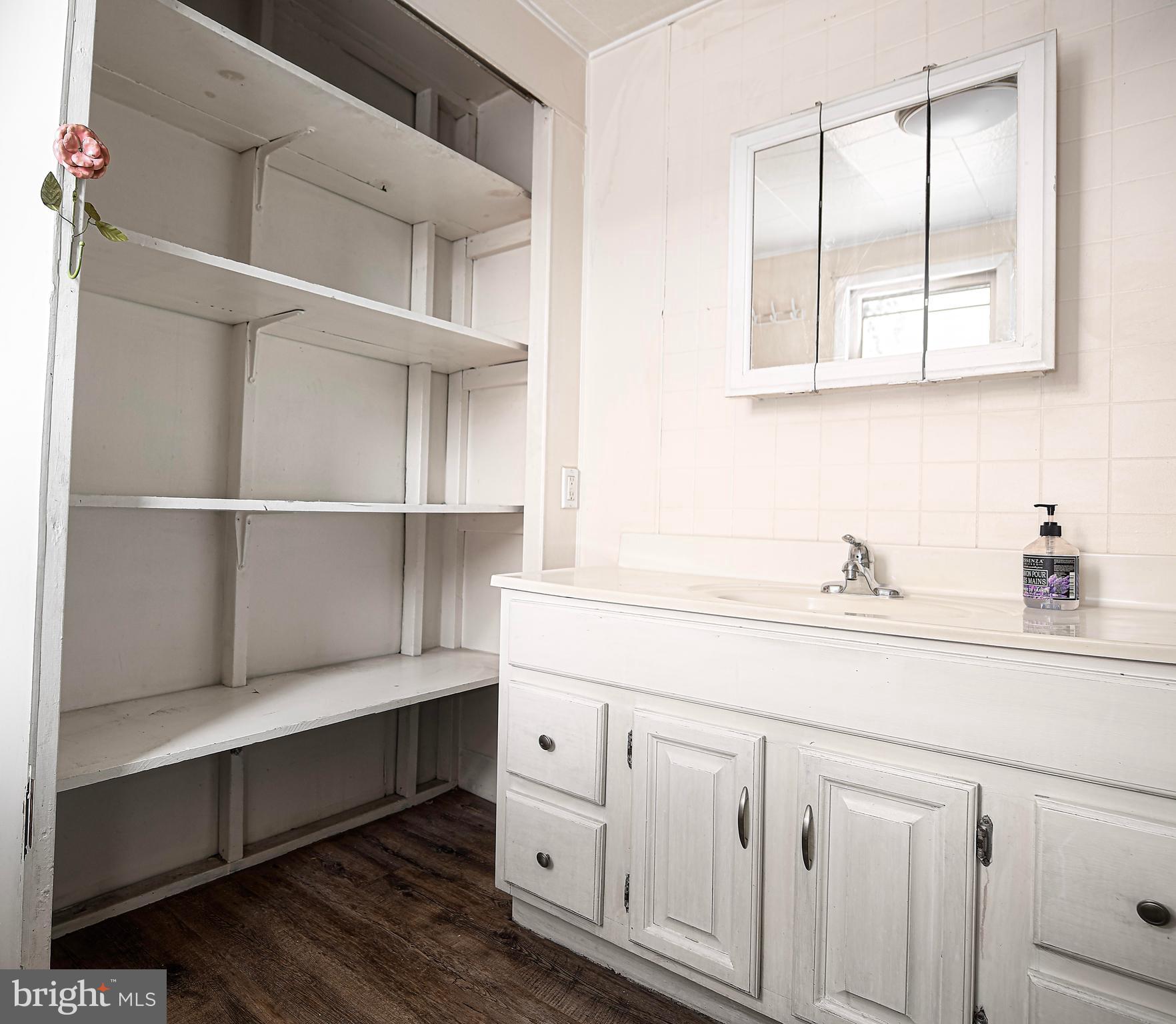 PERRY POINT - Residential