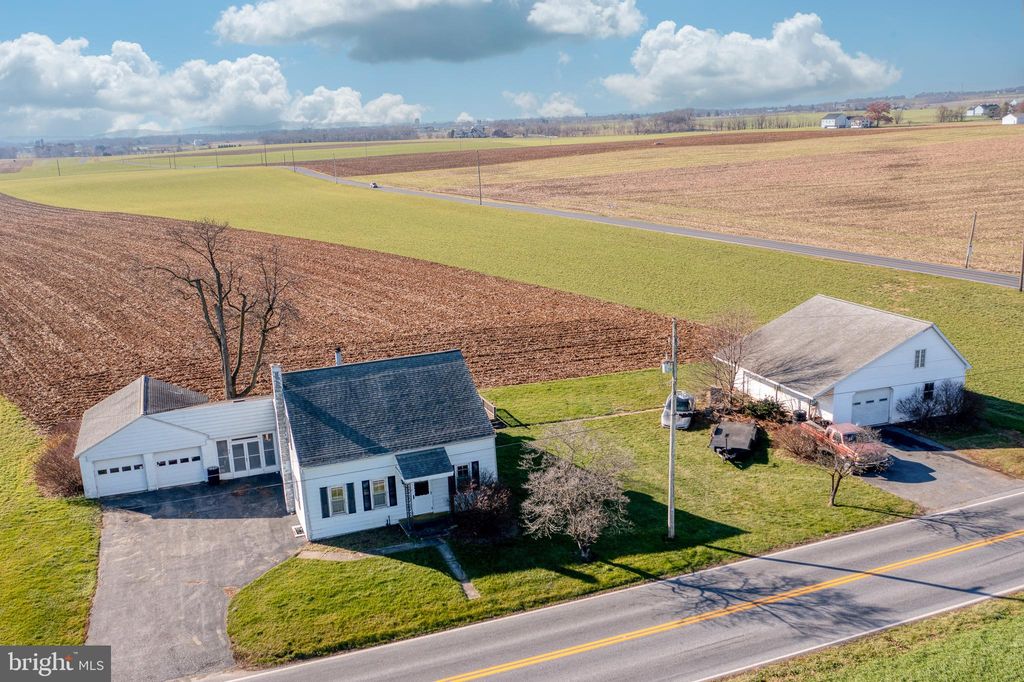 Photo of 616 S COLEBROOK RD, MANHEIM, PA 17545 (MLS # PALA2029878)