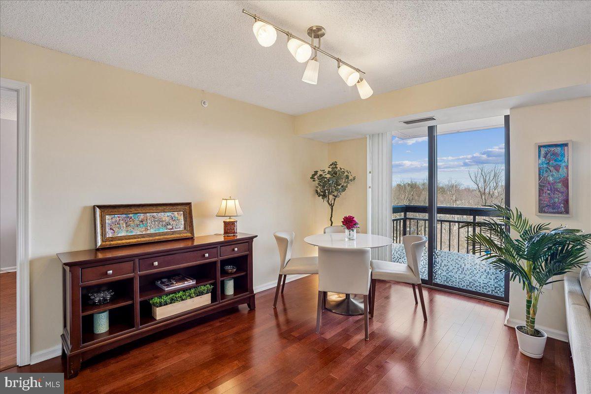 RENAISSANCE AT TYSONS - Residential