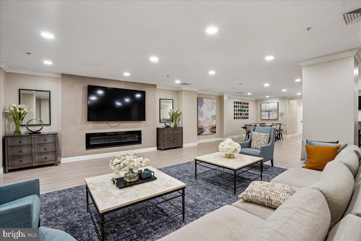 RENAISSANCE AT TYSONS - Residential