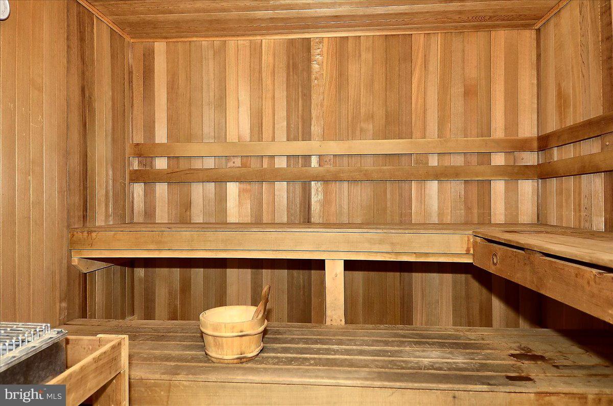 RENAISSANCE AT TYSONS - Residential