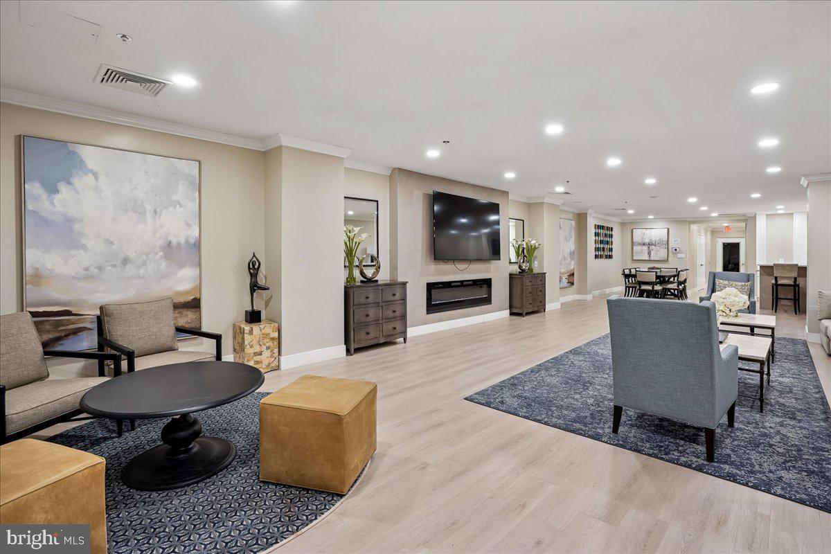 RENAISSANCE AT TYSONS - Residential