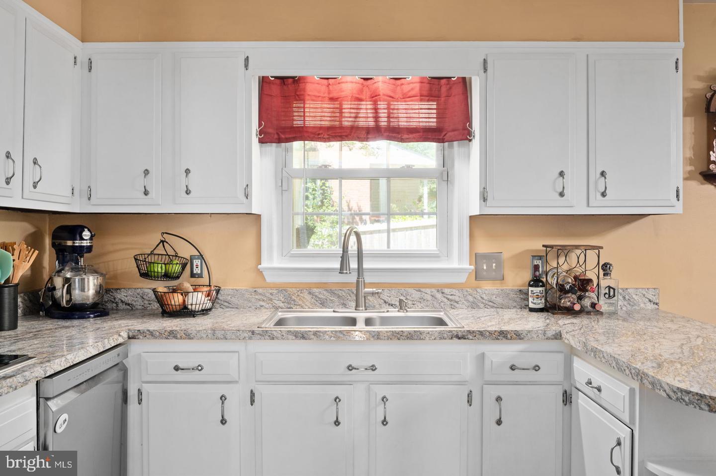 SPRING VALLEY - Residential Lease