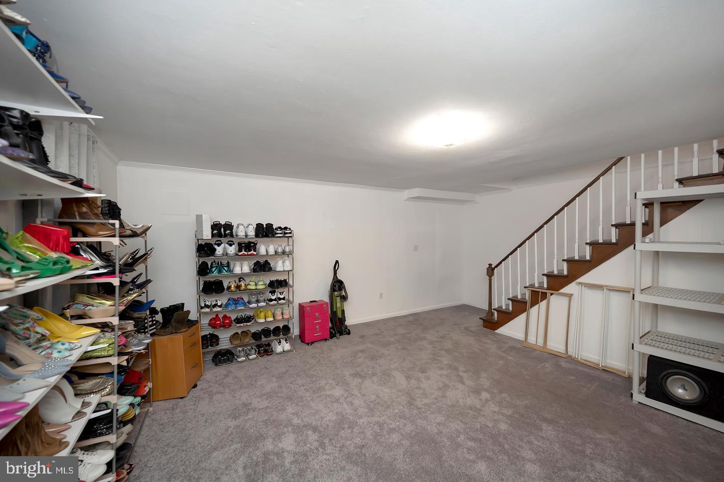 SPRING VALLEY - Residential Lease