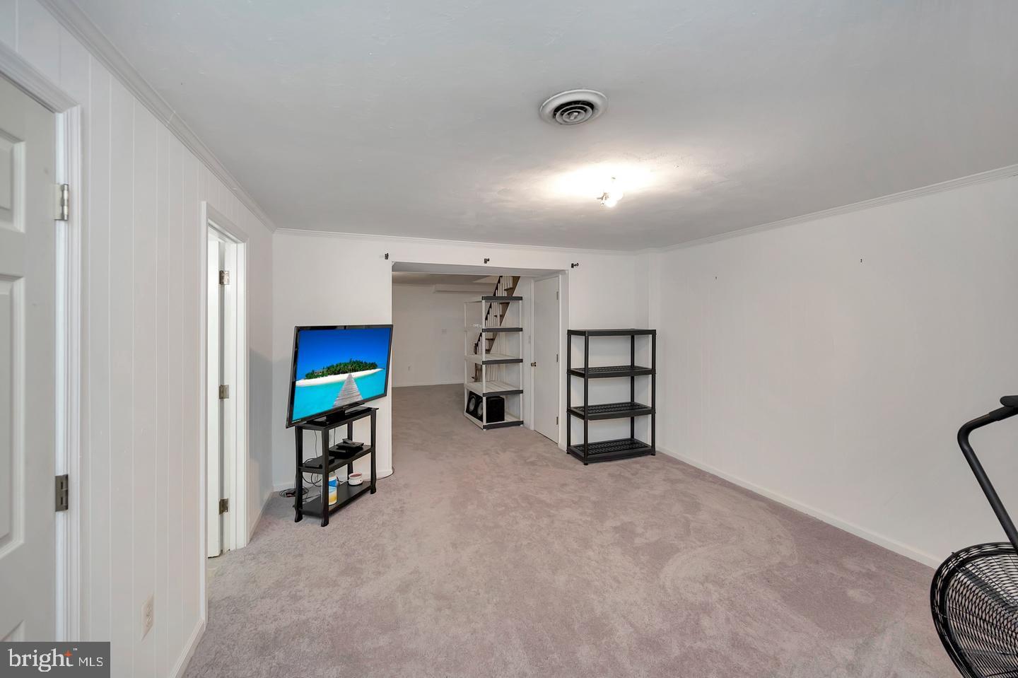 SPRING VALLEY - Residential Lease