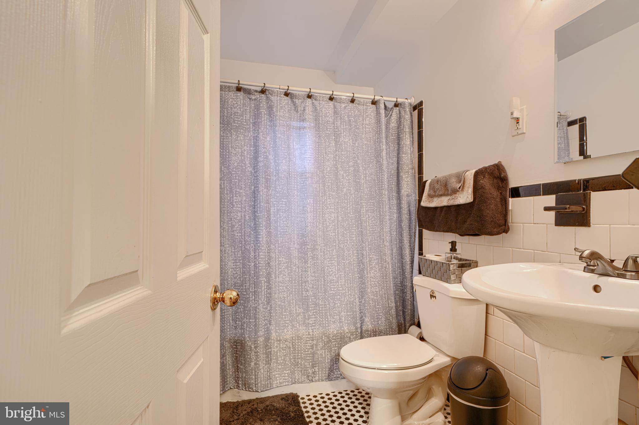 CHINQUAPIN PARK - Residential