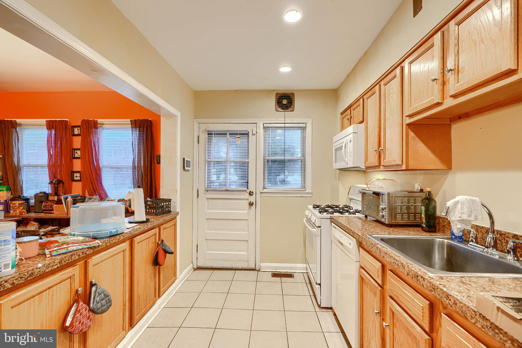 CHINQUAPIN PARK - Residential