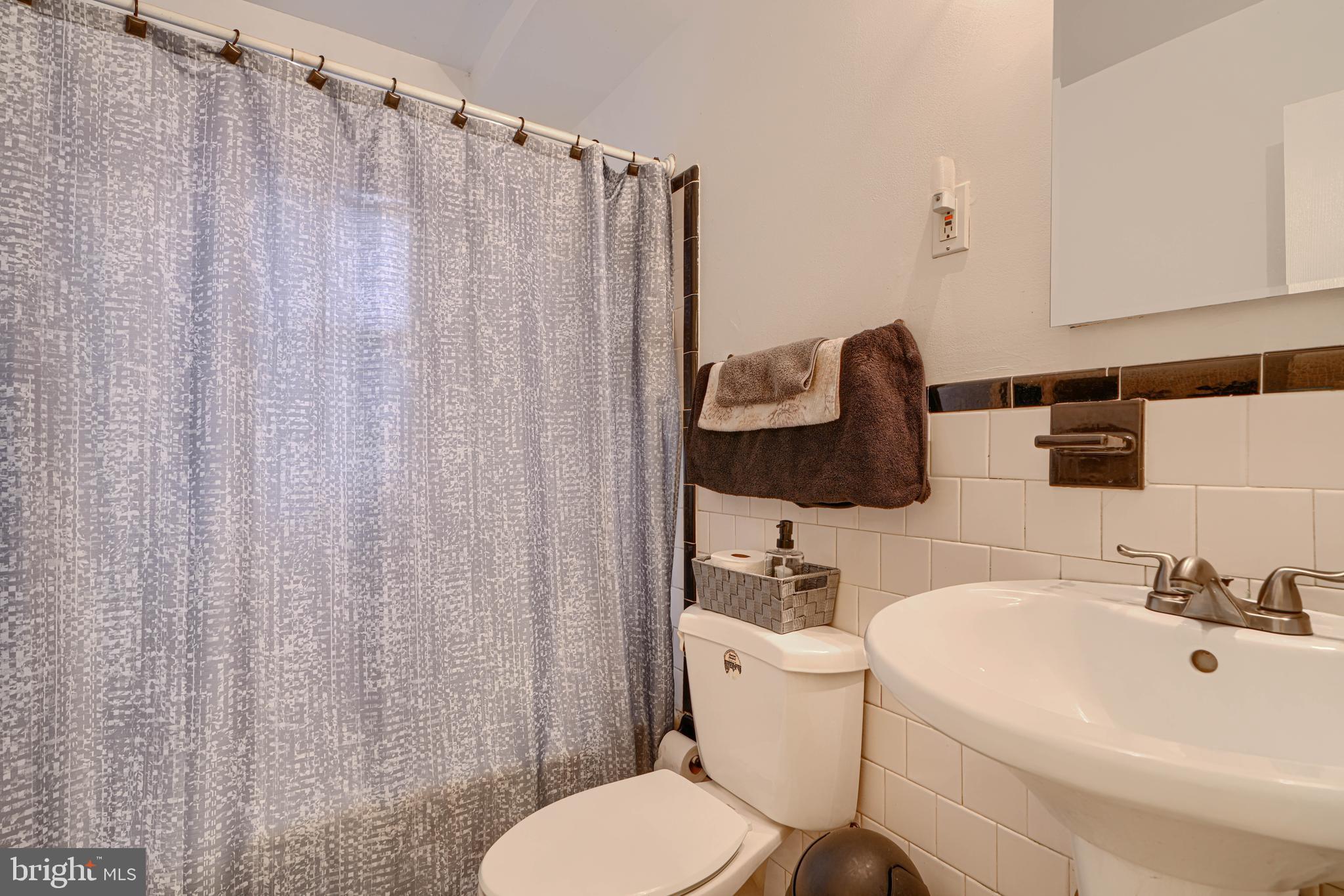 CHINQUAPIN PARK - Residential
