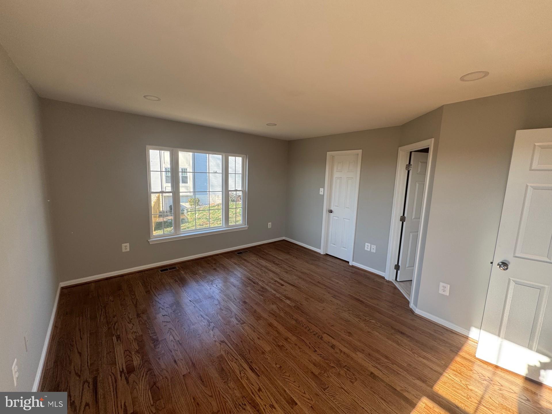 ROLLING BROOK - Residential Lease