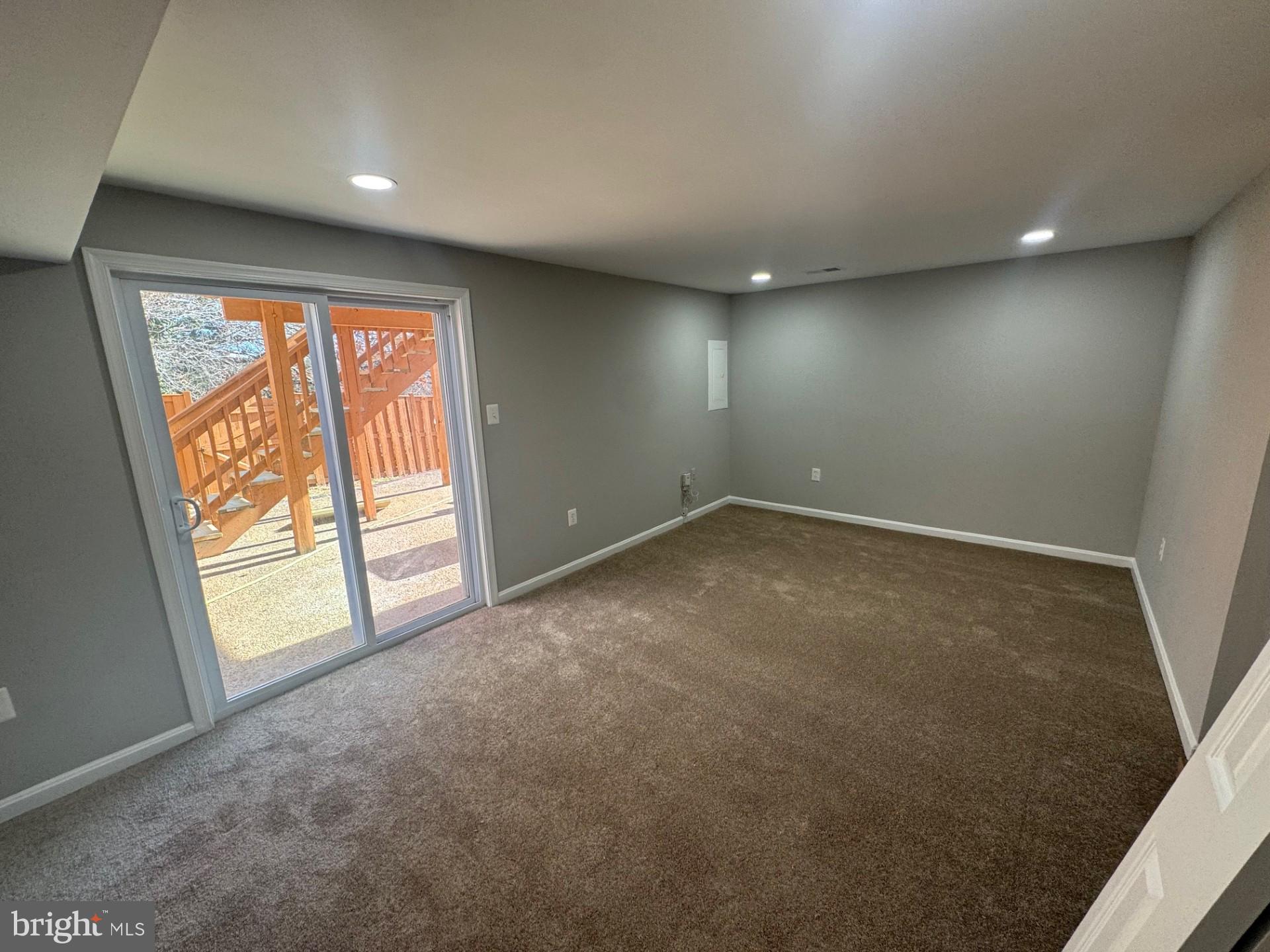 ROLLING BROOK - Residential Lease