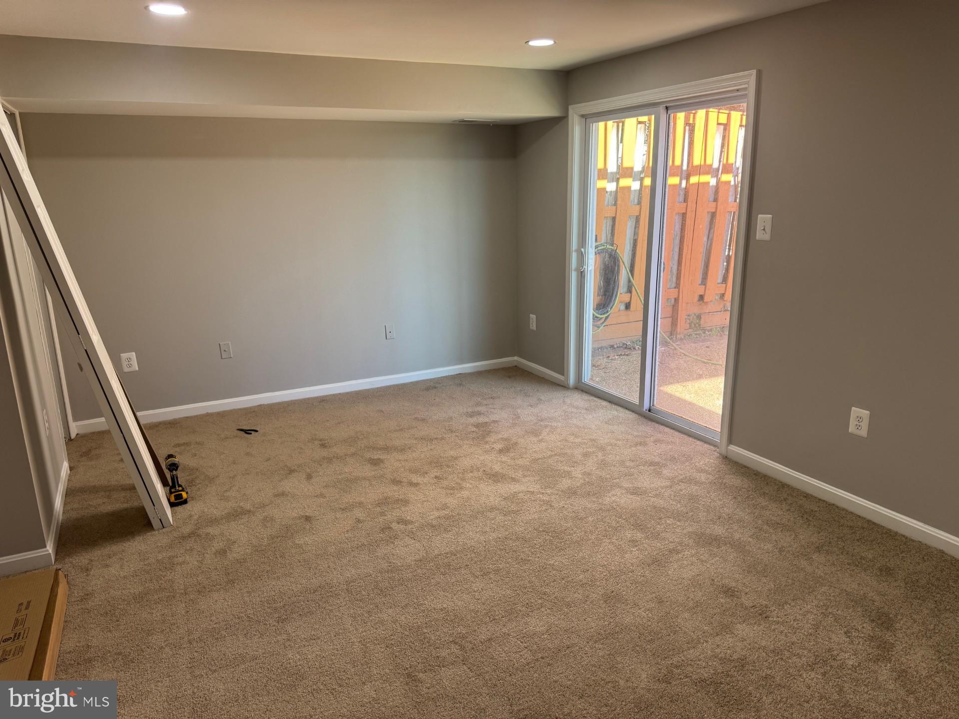 ROLLING BROOK - Residential Lease