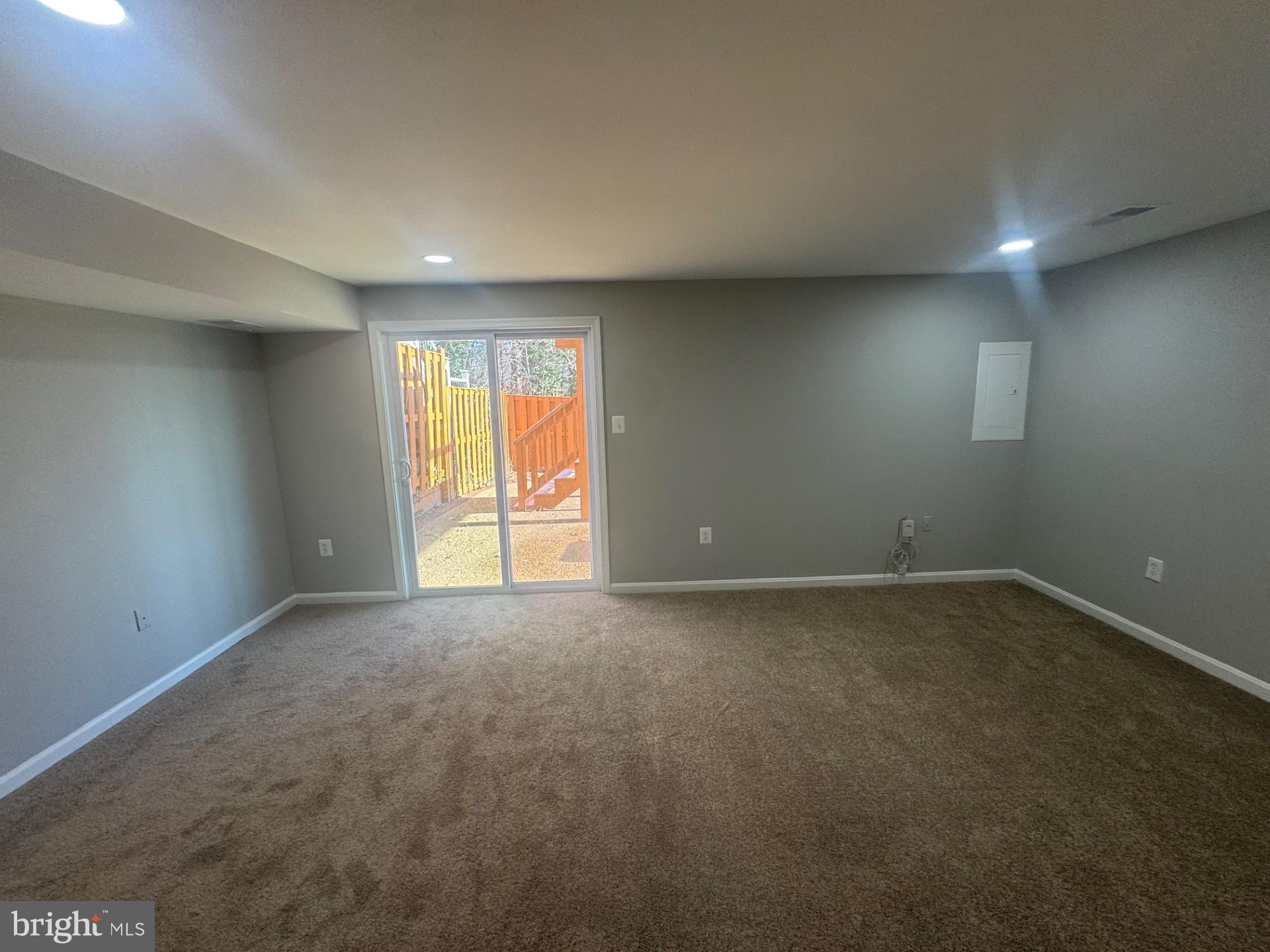 ROLLING BROOK - Residential Lease