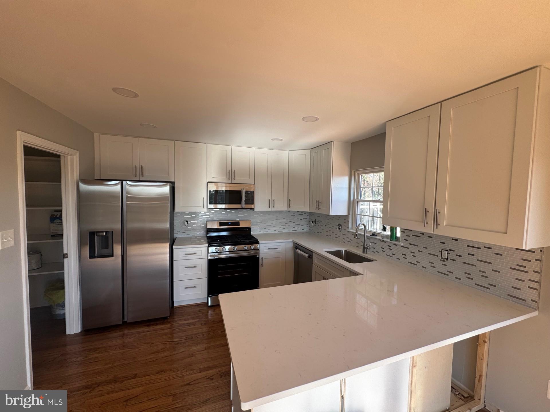 1927 HEATHERBROOK COURT